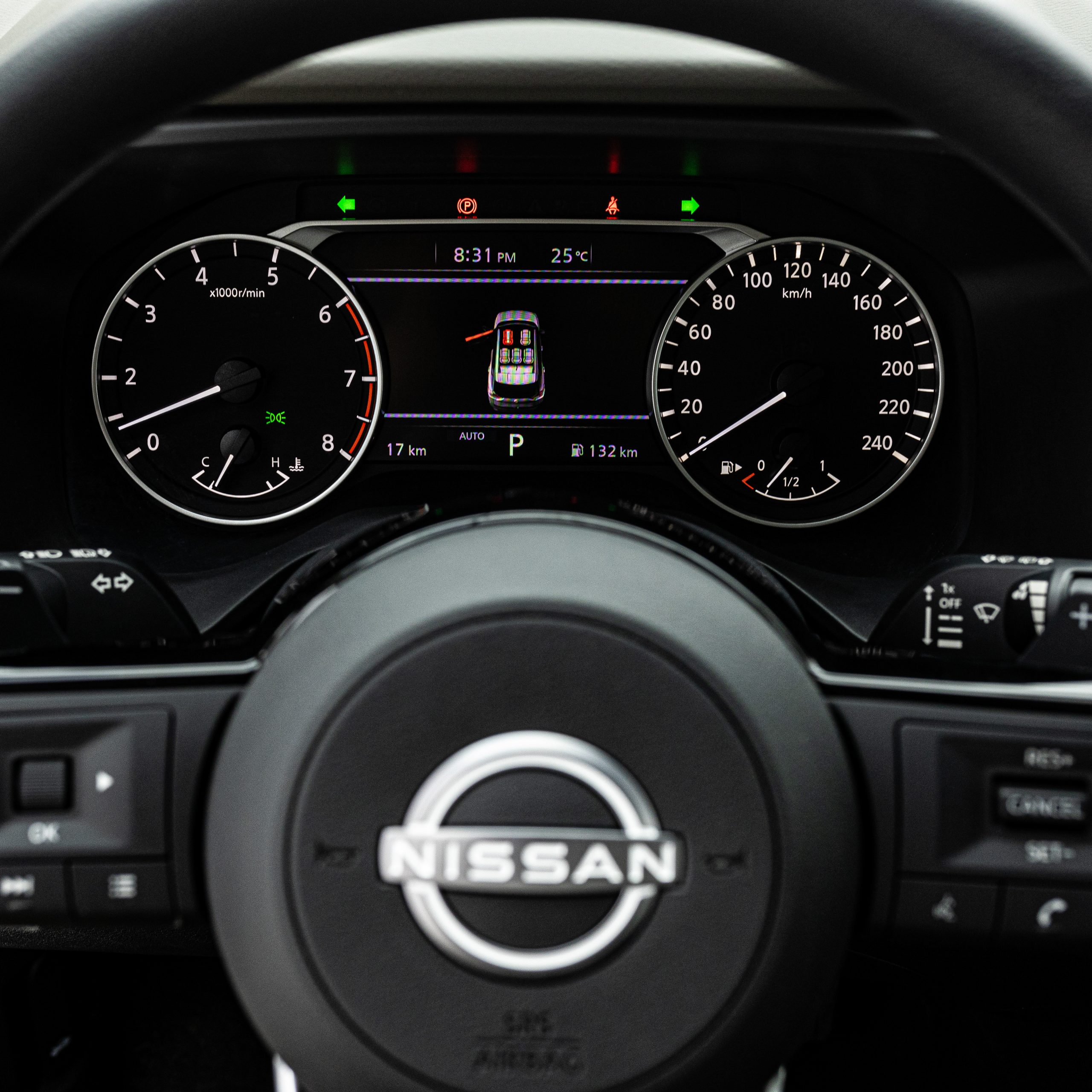 نيسان اكس تريل دبل 2500 سي سي