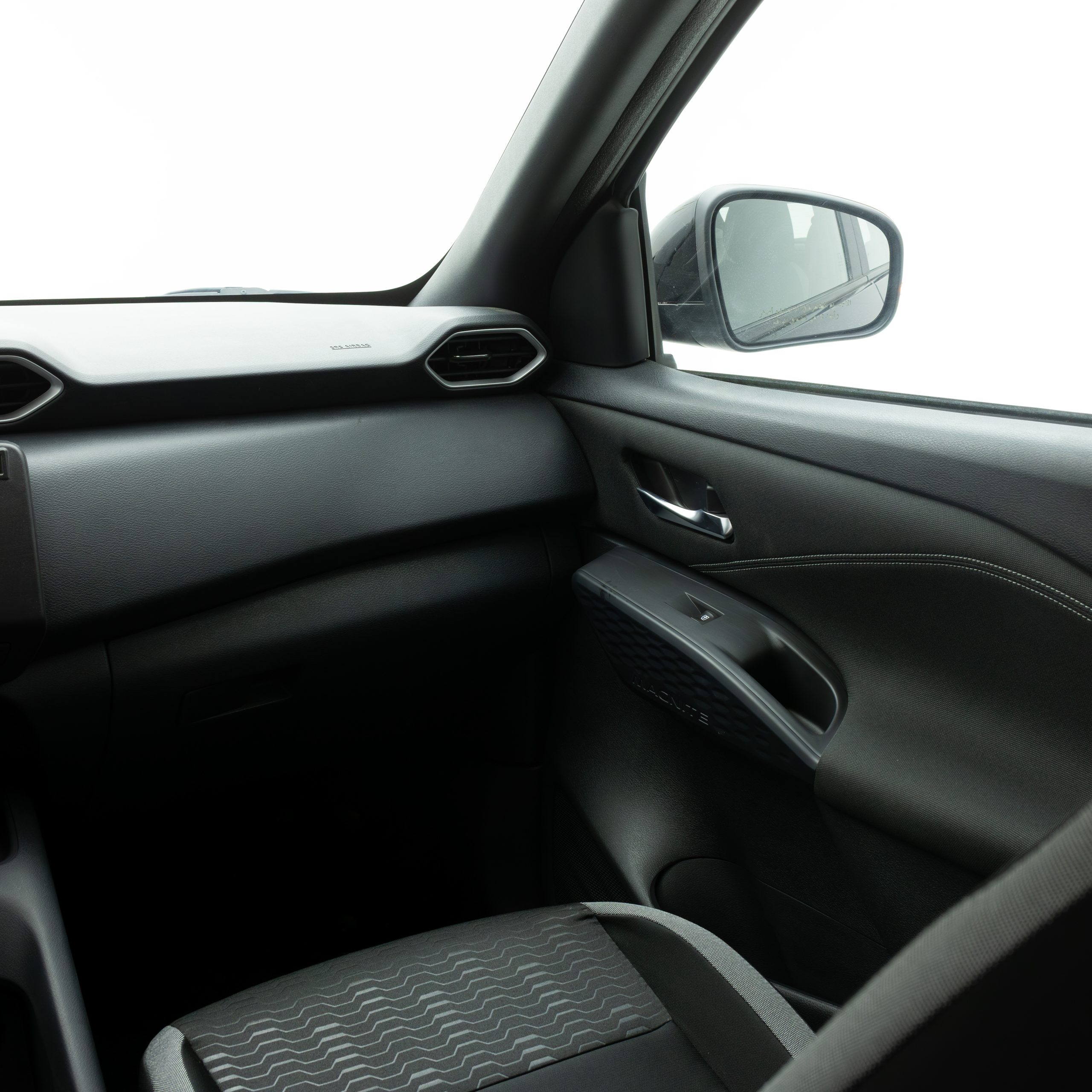 نيسان ماجنايت ستاندر 1000 سي سي