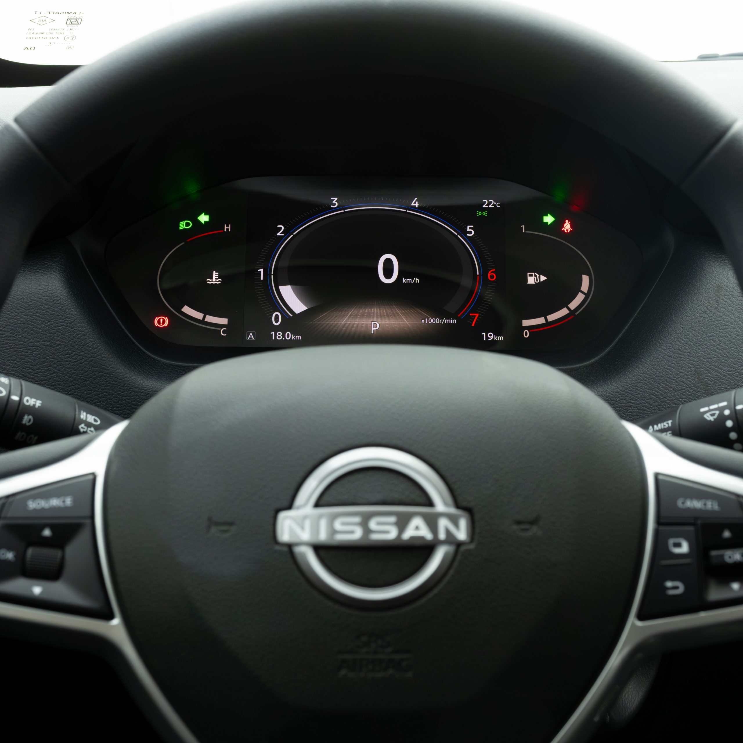 نيسان ماجنايت ستاندر 1000 سي سي