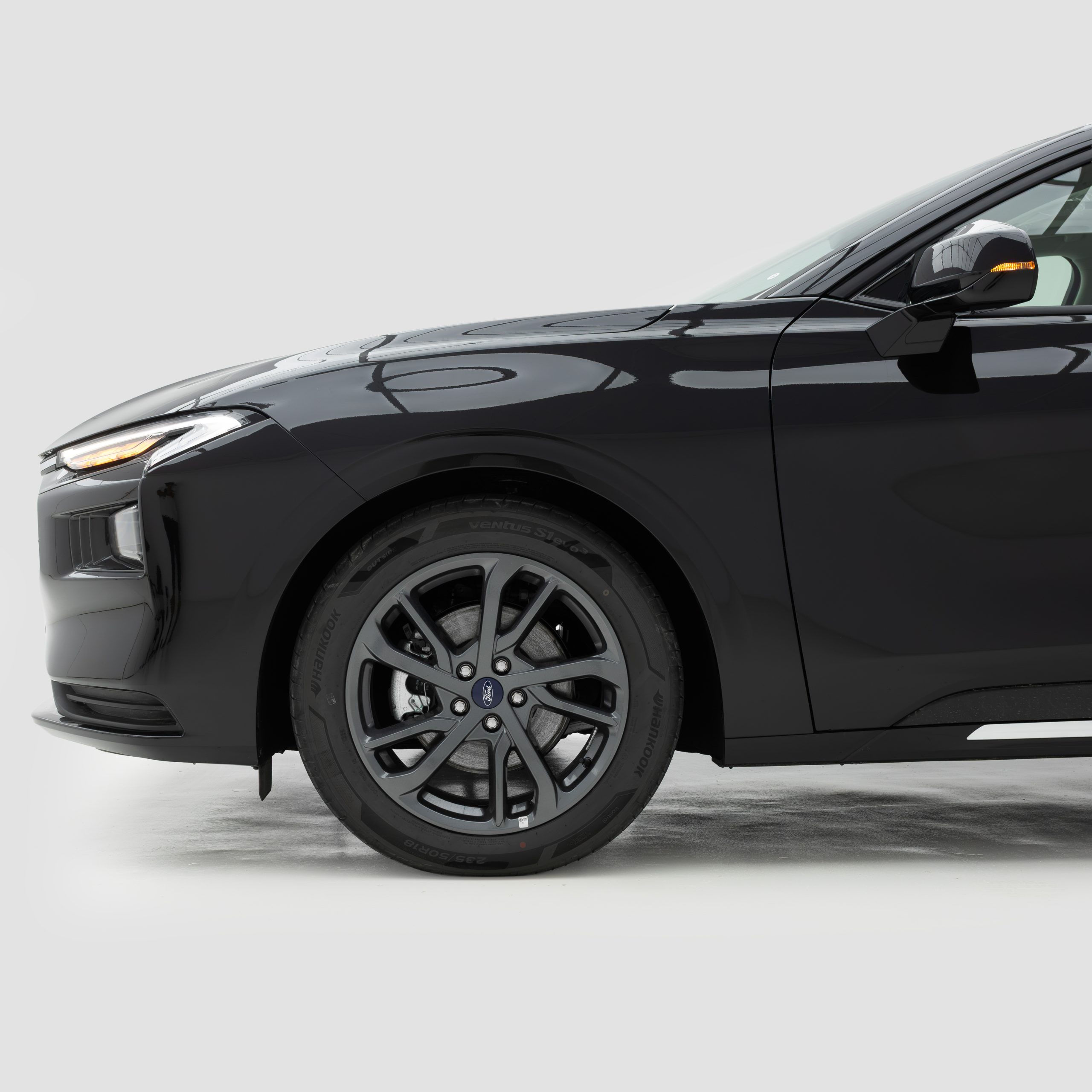 فورد – تورس امبيانتي – 2000 سي سي