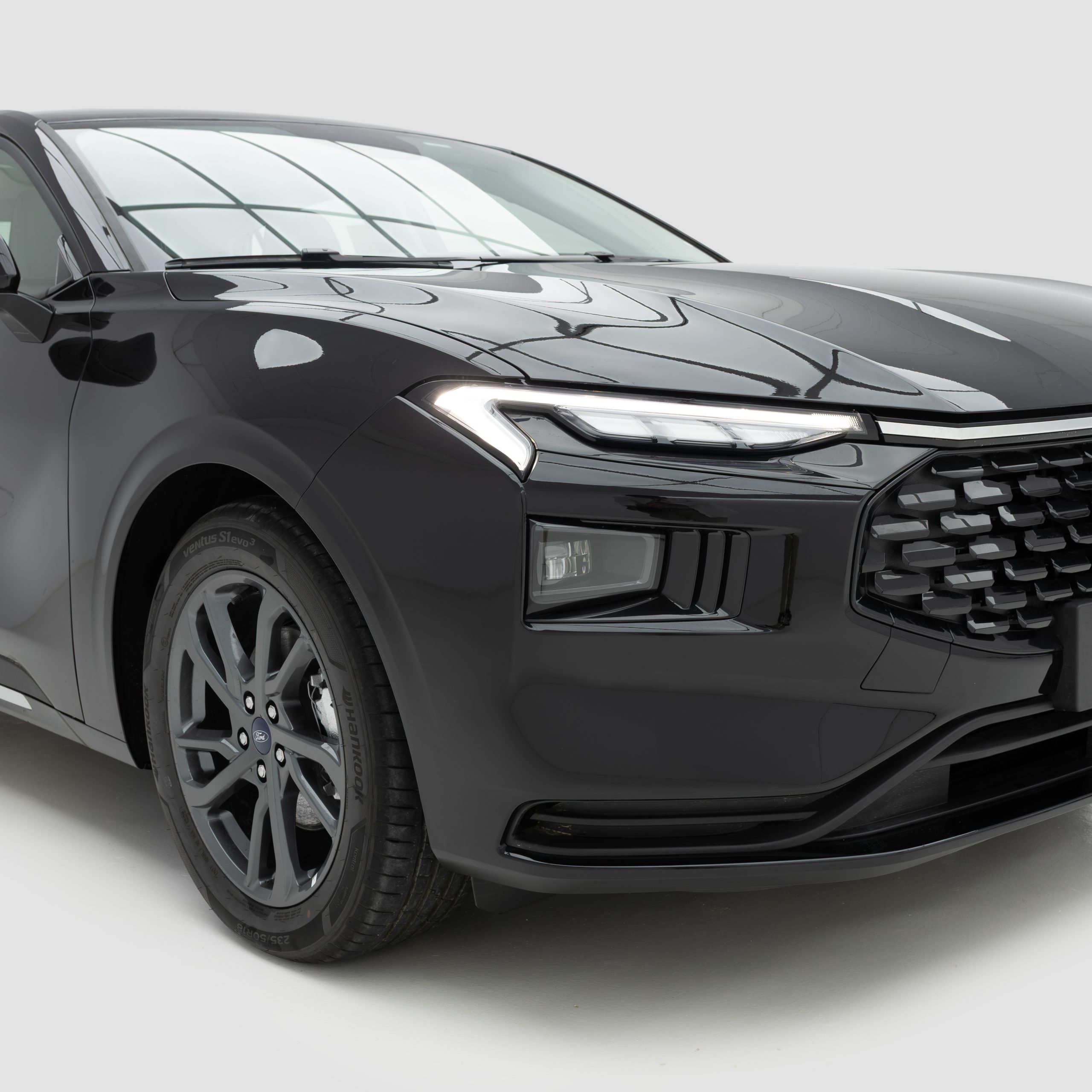 فورد – تورس امبيانتي – 2000 سي سي