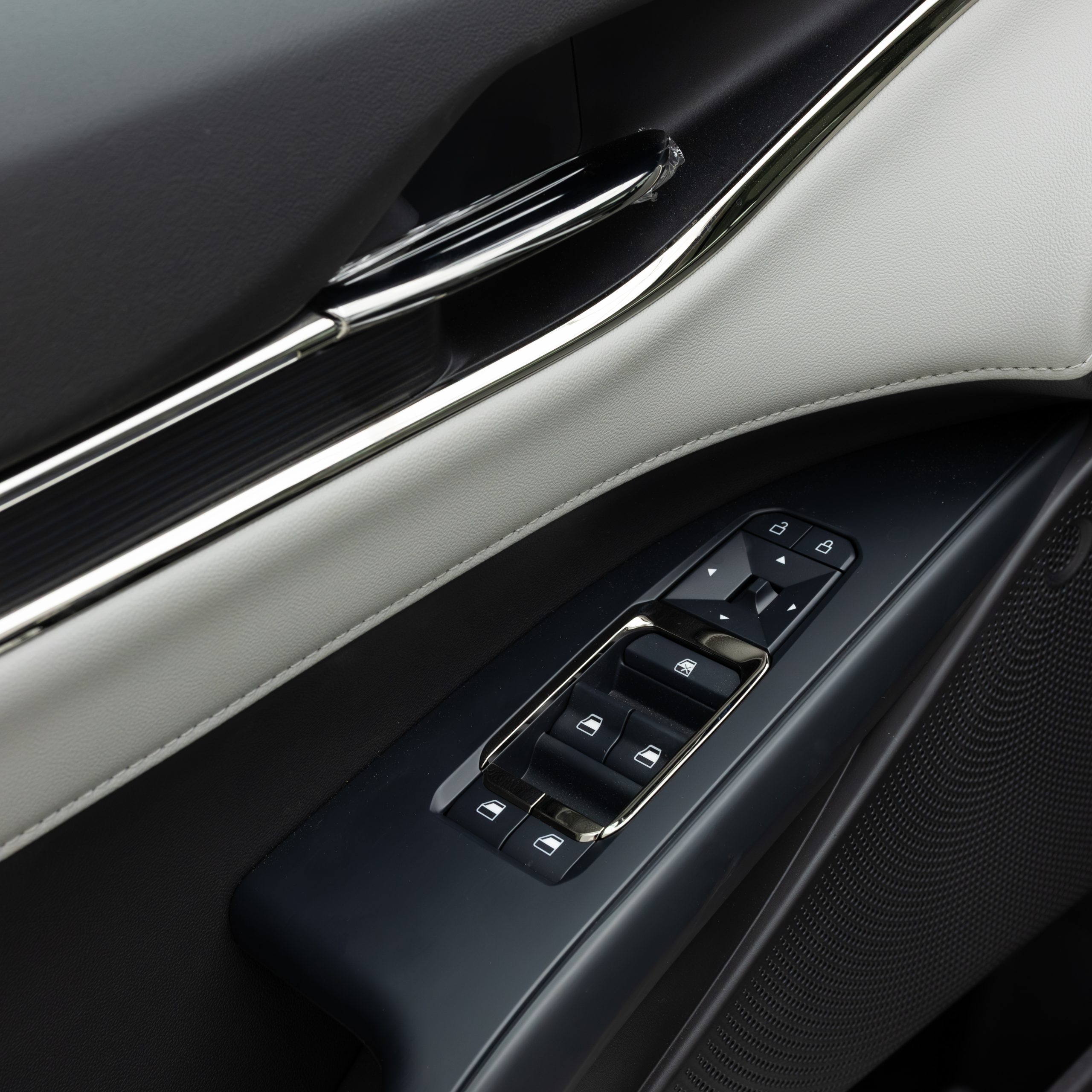 فورد – تورس امبيانتي – 2000 سي سي