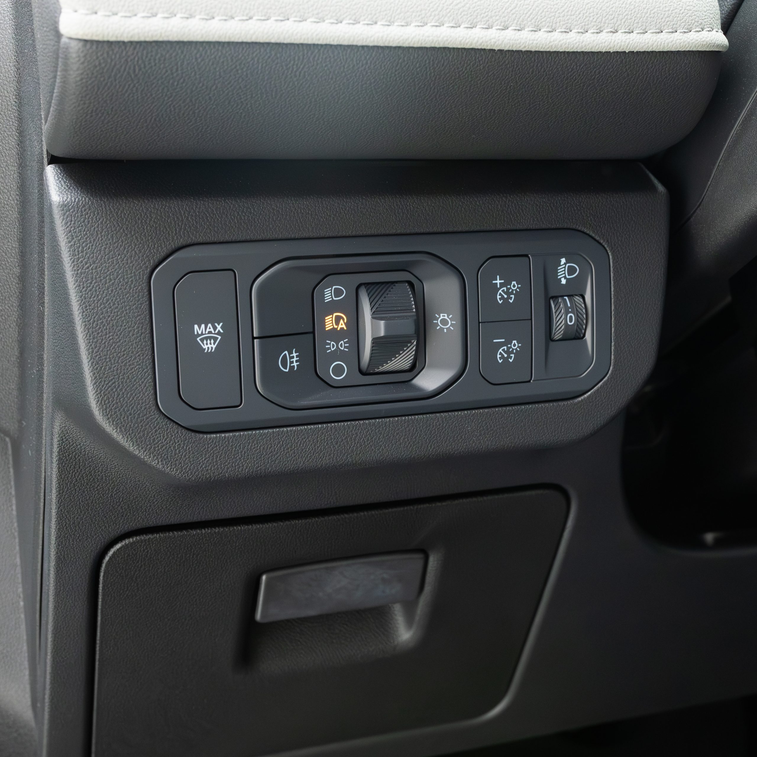 فورد – تورس امبيانتي – 2000 سي سي