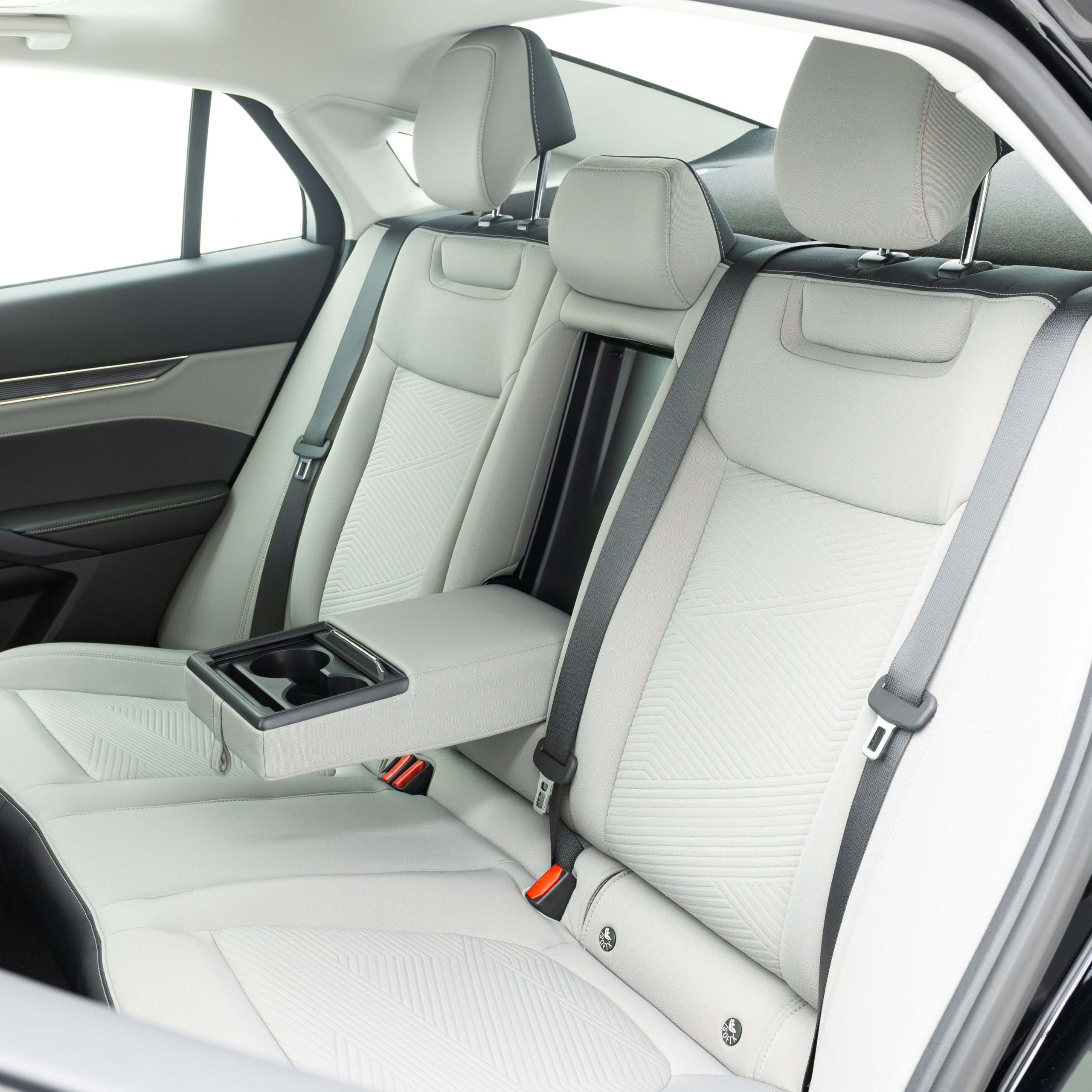 فورد – تورس امبيانتي – 2000 سي سي