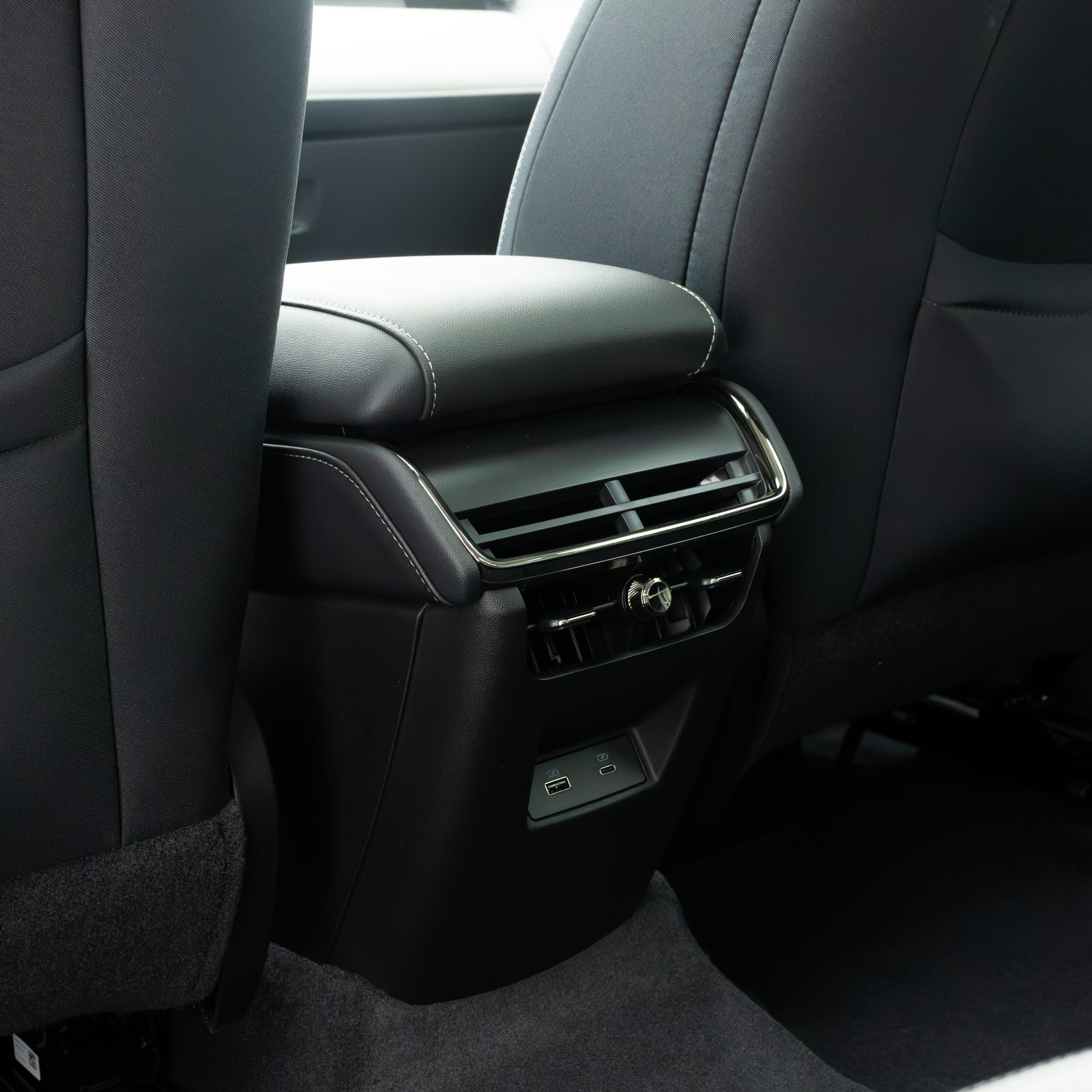 فورد – تورس امبيانتي – 2000 سي سي