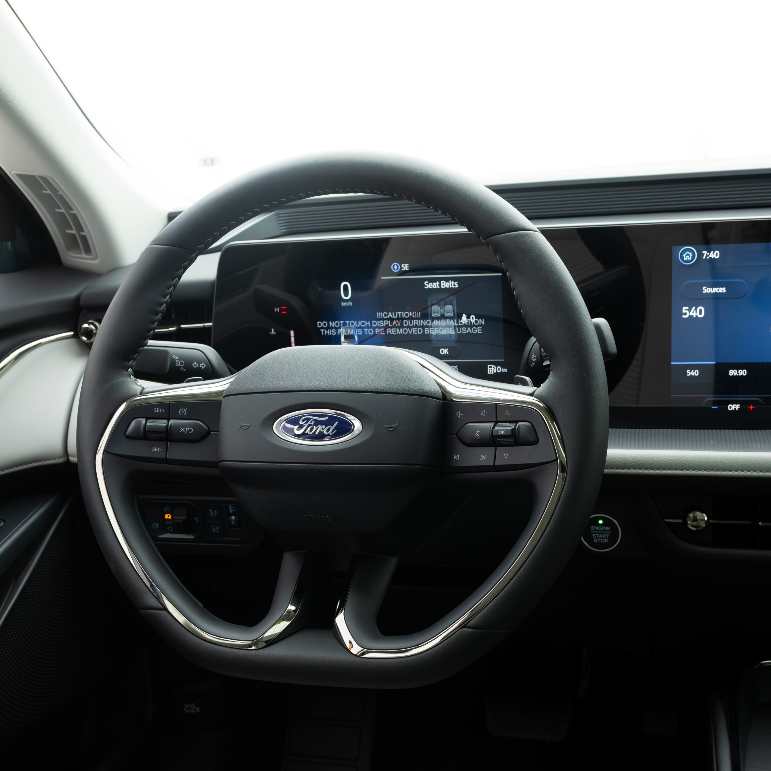 فورد – تورس امبيانتي – 2000 سي سي