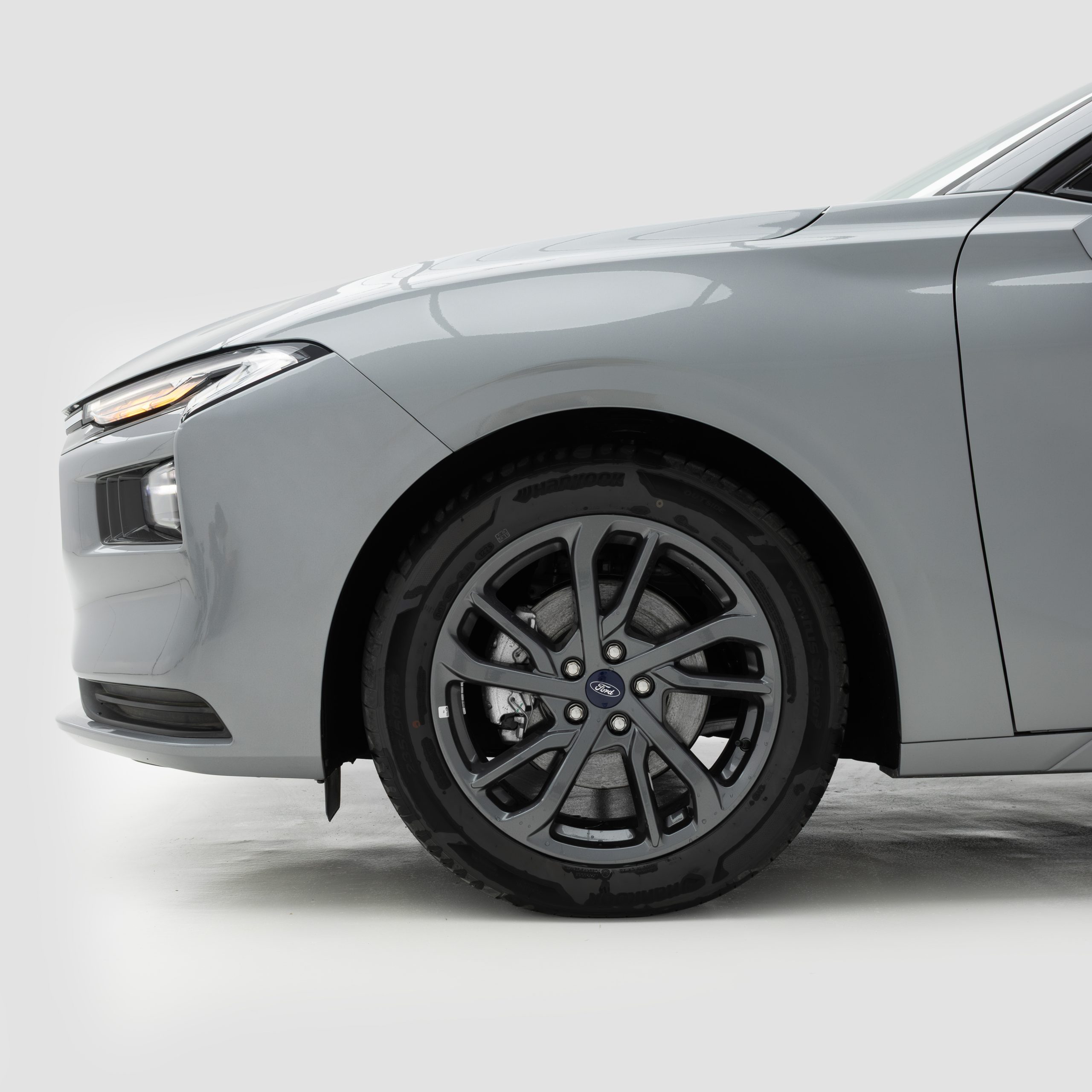 فورد – تورس امبيانتي – 2000 سي سي