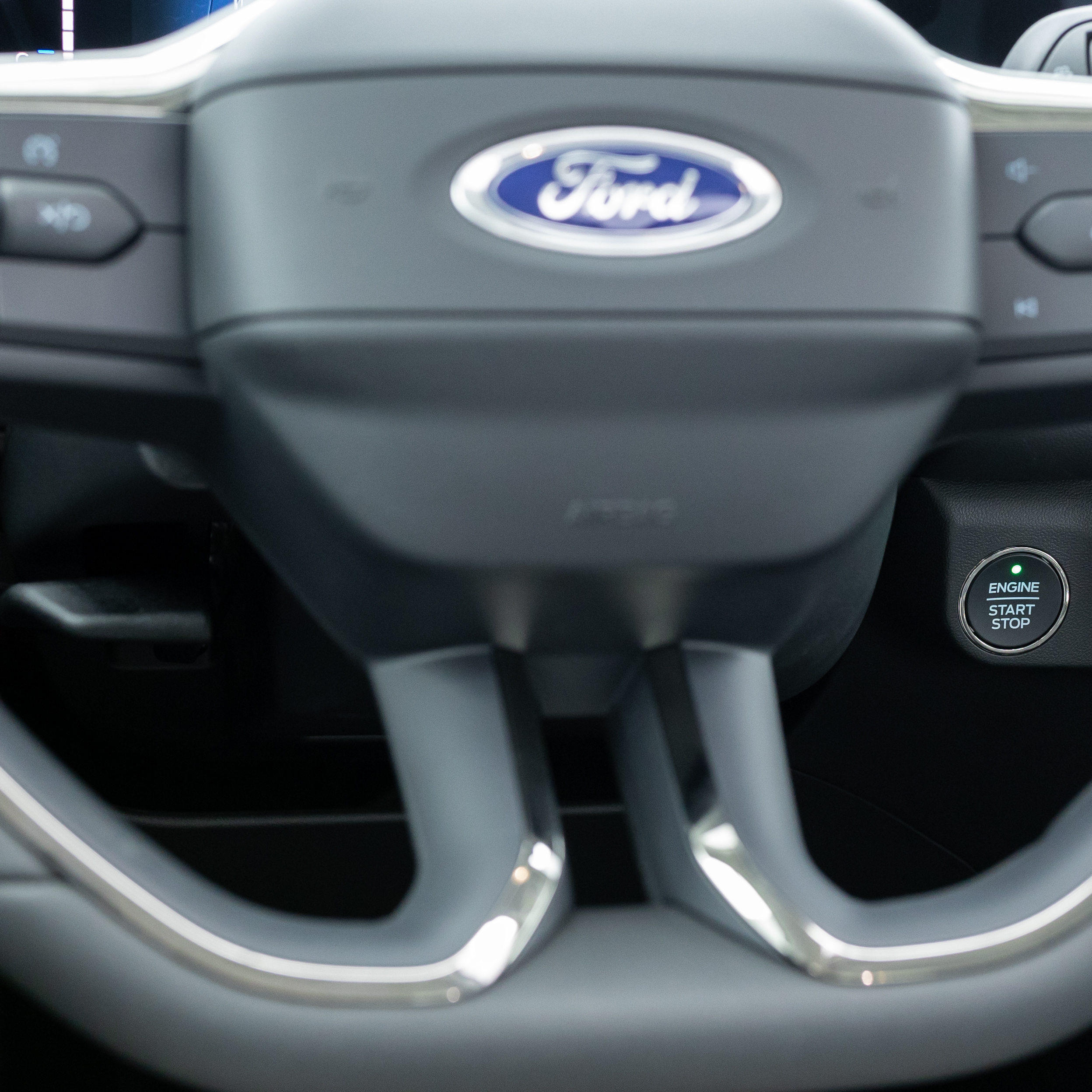 فورد – تورس امبيانتي – 2000 سي سي-2025