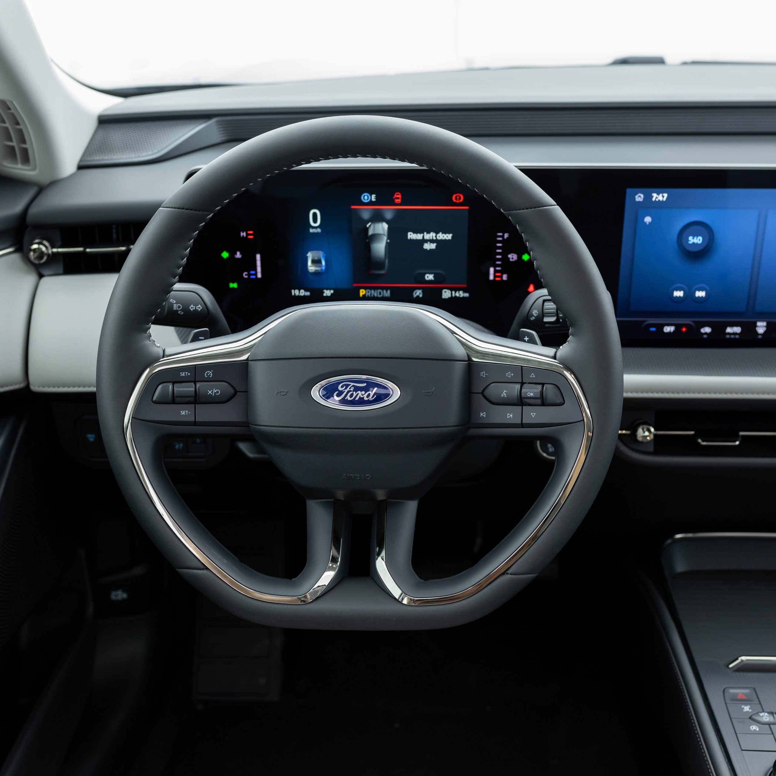 فورد – تورس امبيانتي – 2000 سي سي-2025