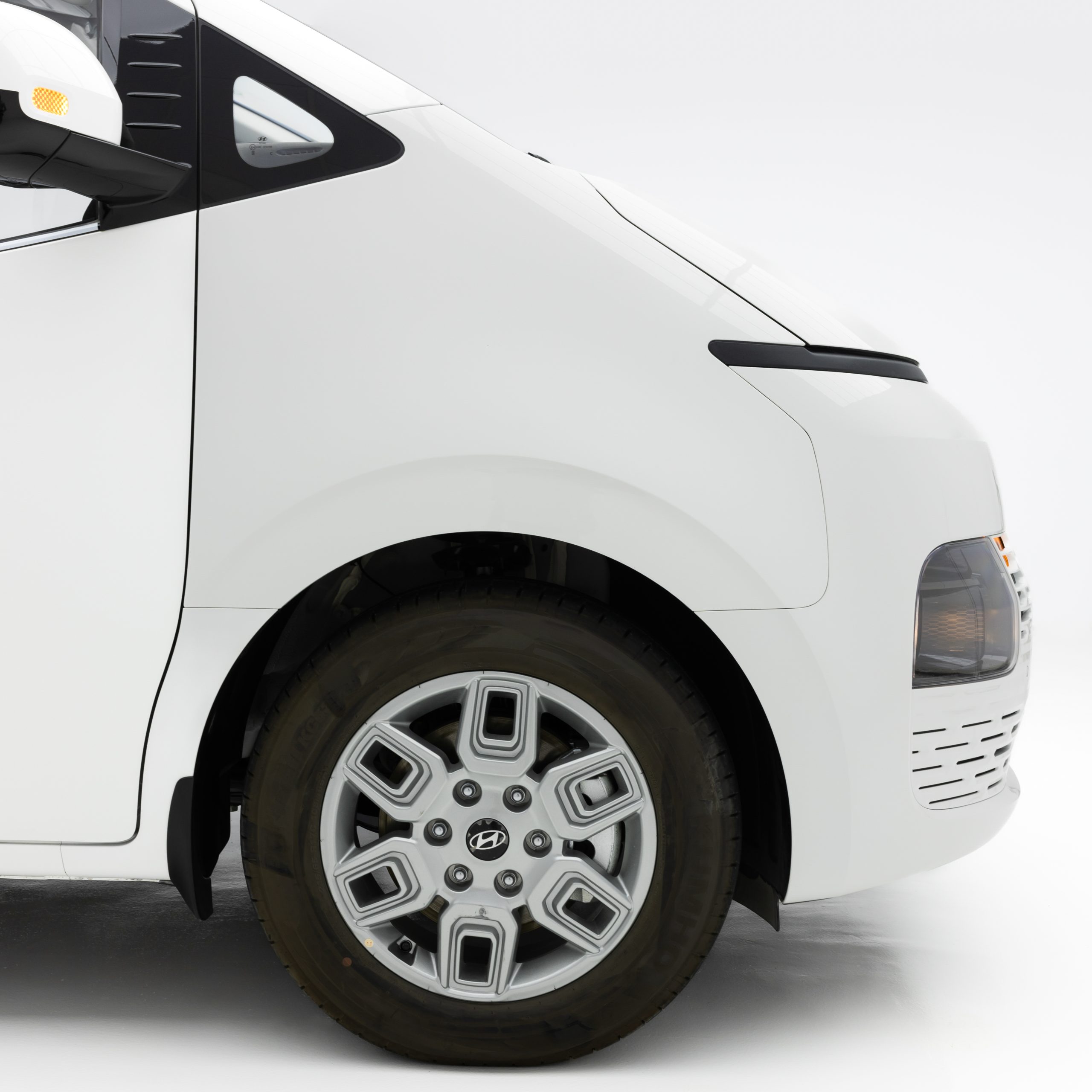 هيونداي – ستاريا ديزل , 11 راكب – 2200 سي سي