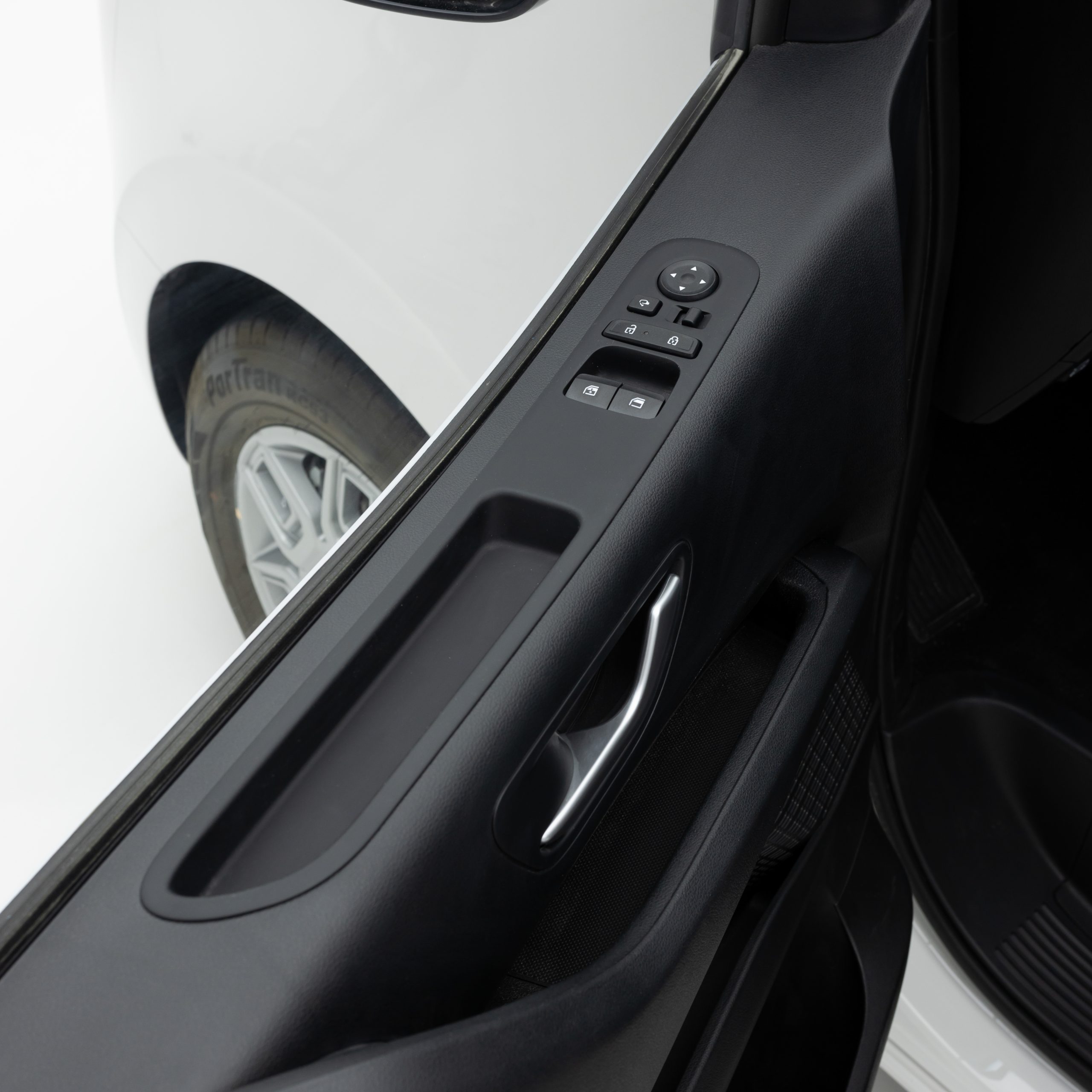 هيونداي – ستاريا ديزل , 11 راكب – 2200 سي سي