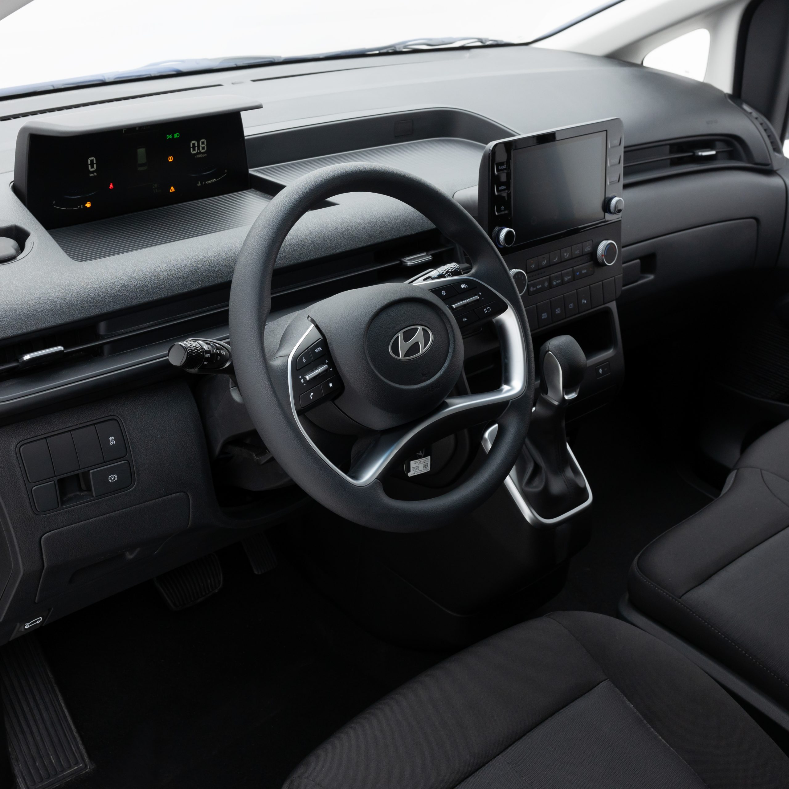 هيونداي – ستاريا ديزل , 11 راكب – 2200 سي سي