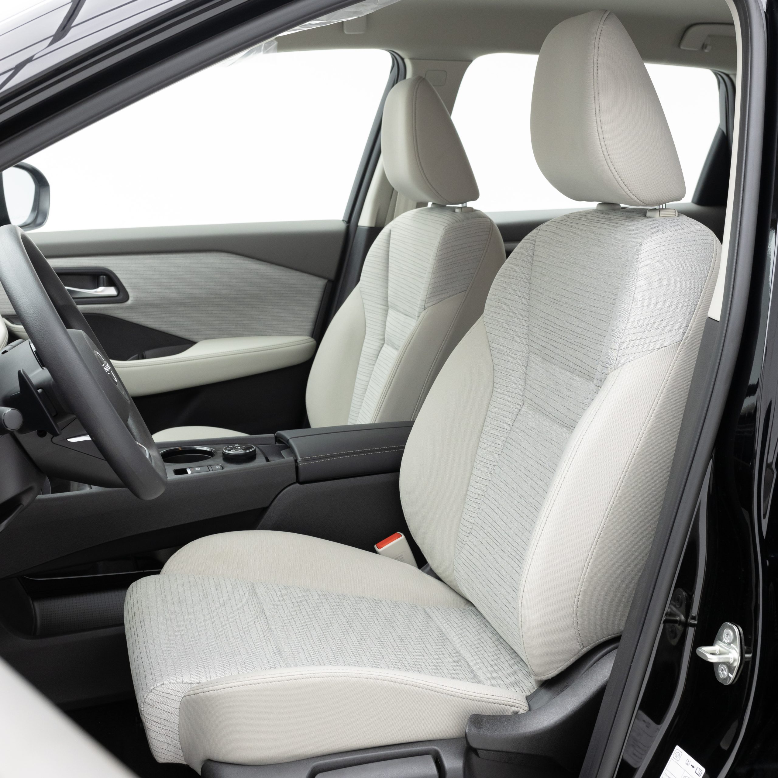 نيسان – اكس تريل بدون دبل , 7 راكب – 2500 سي سي-2025