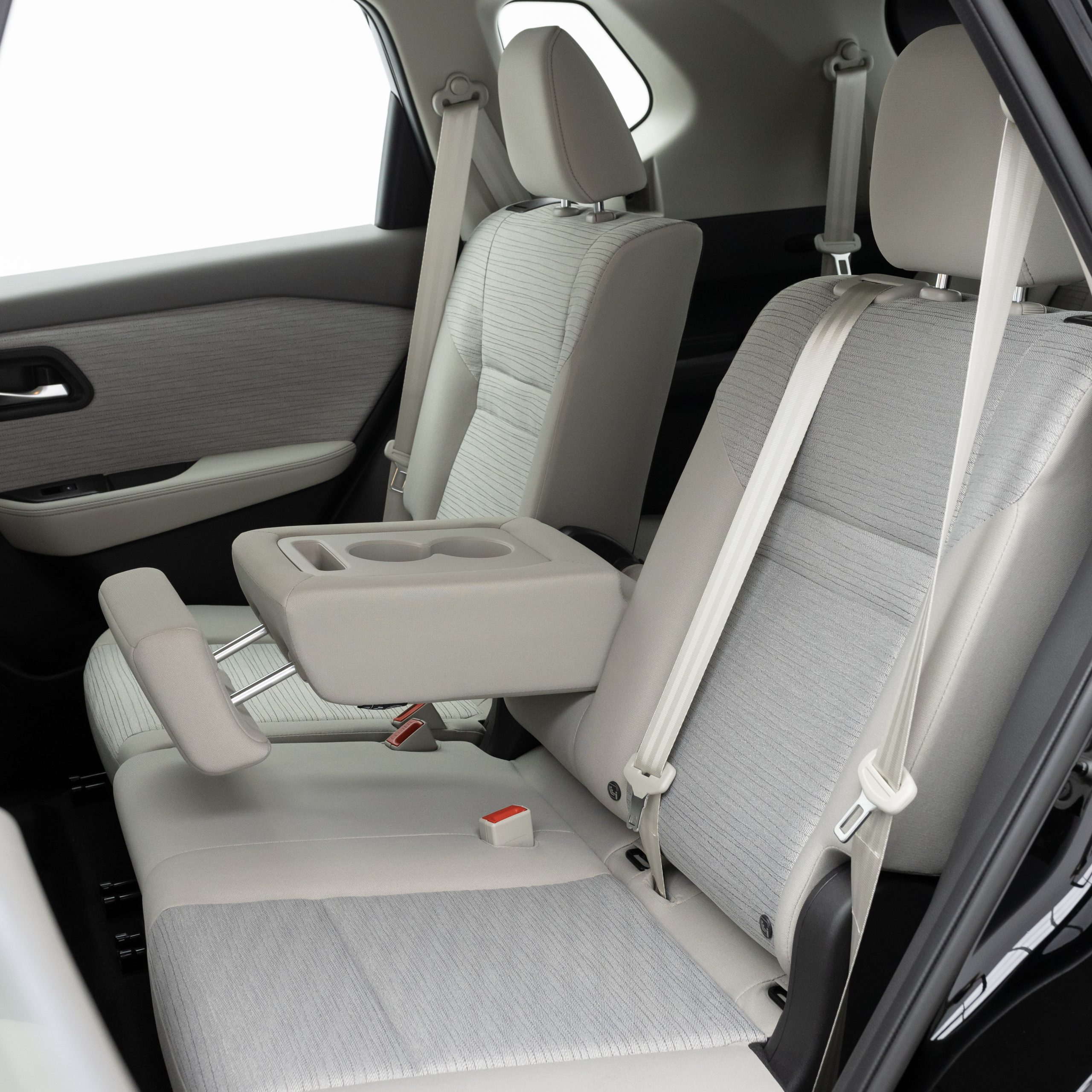 نيسان – اكس تريل دبل , 7 راكب – 2500 سي سي