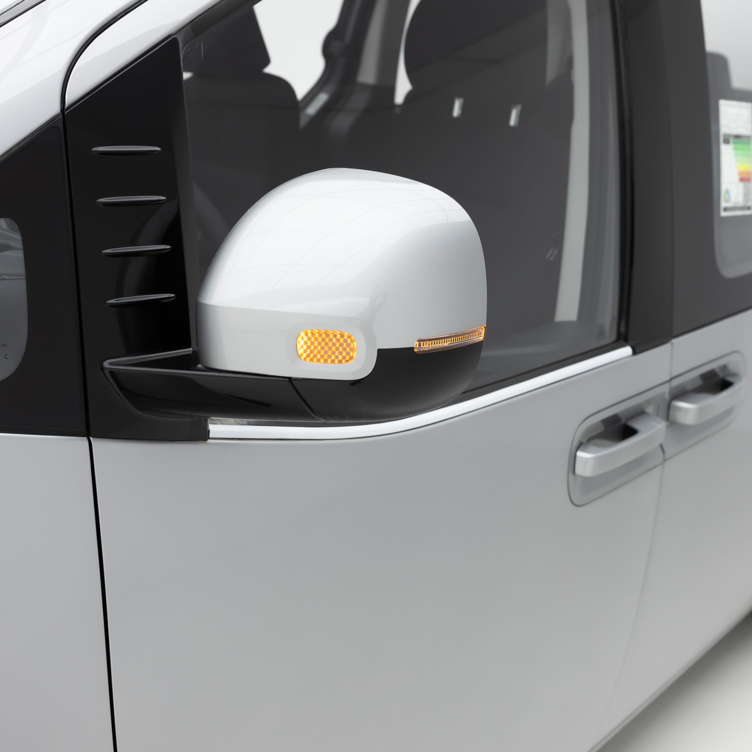 هيونداي – ستاريا ديزل , 11 راكب – 2200 سي سي