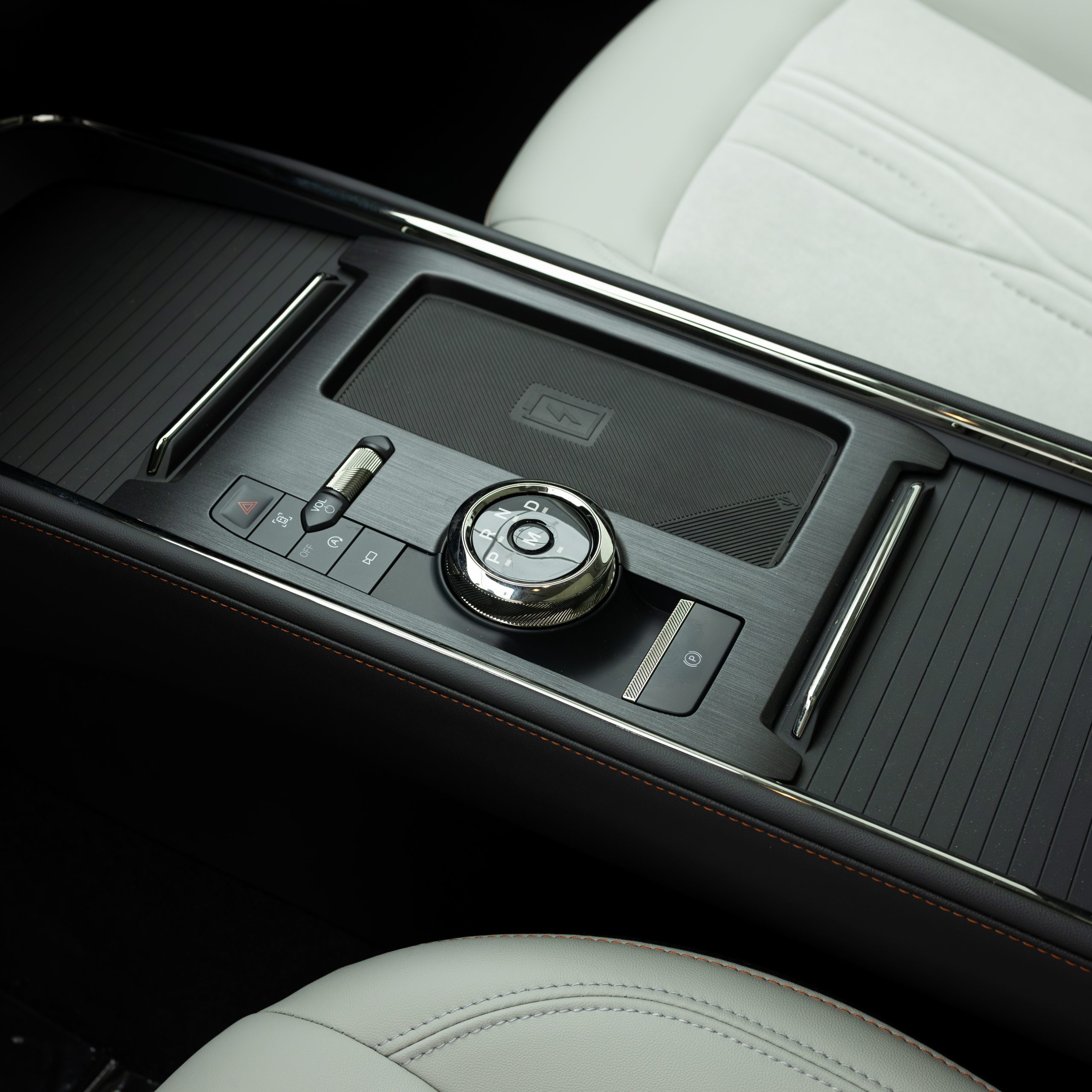 فورد – تورس تيتانيوم – 2000 سي سي 2026