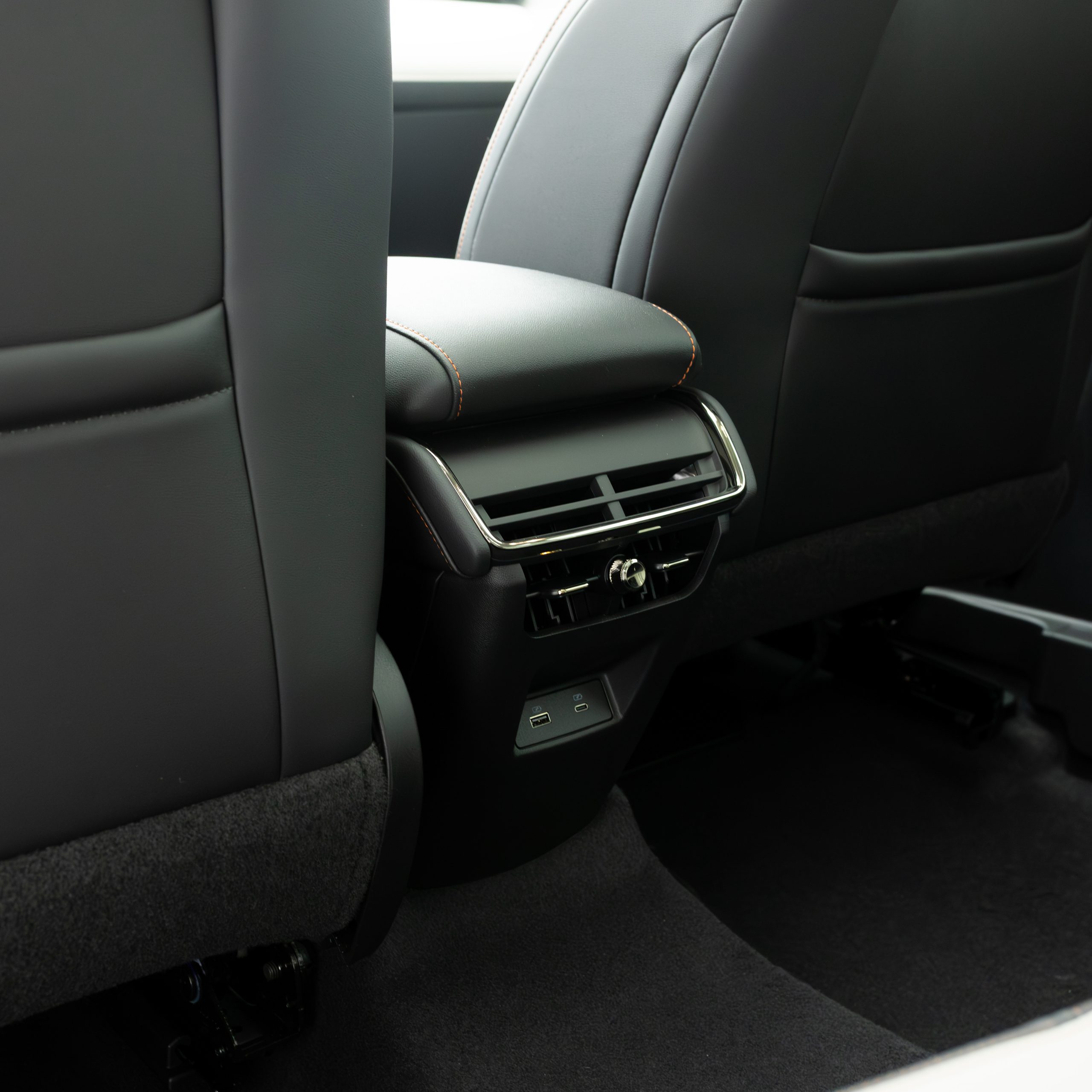 فورد – تورس تيتانيوم – 2000 سي سي 2026