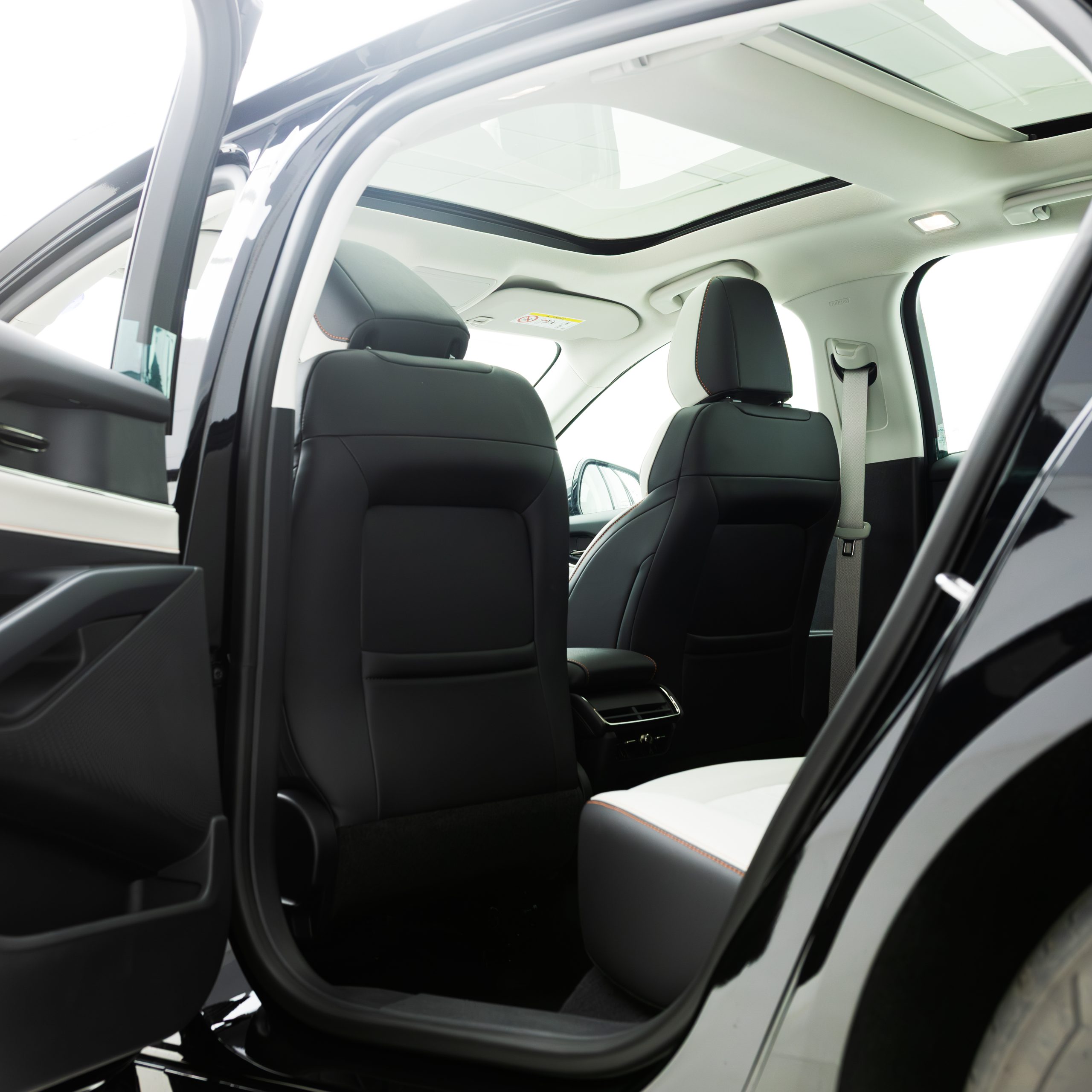 فورد – تورس تيتانيوم – 2000 سي سي 2026