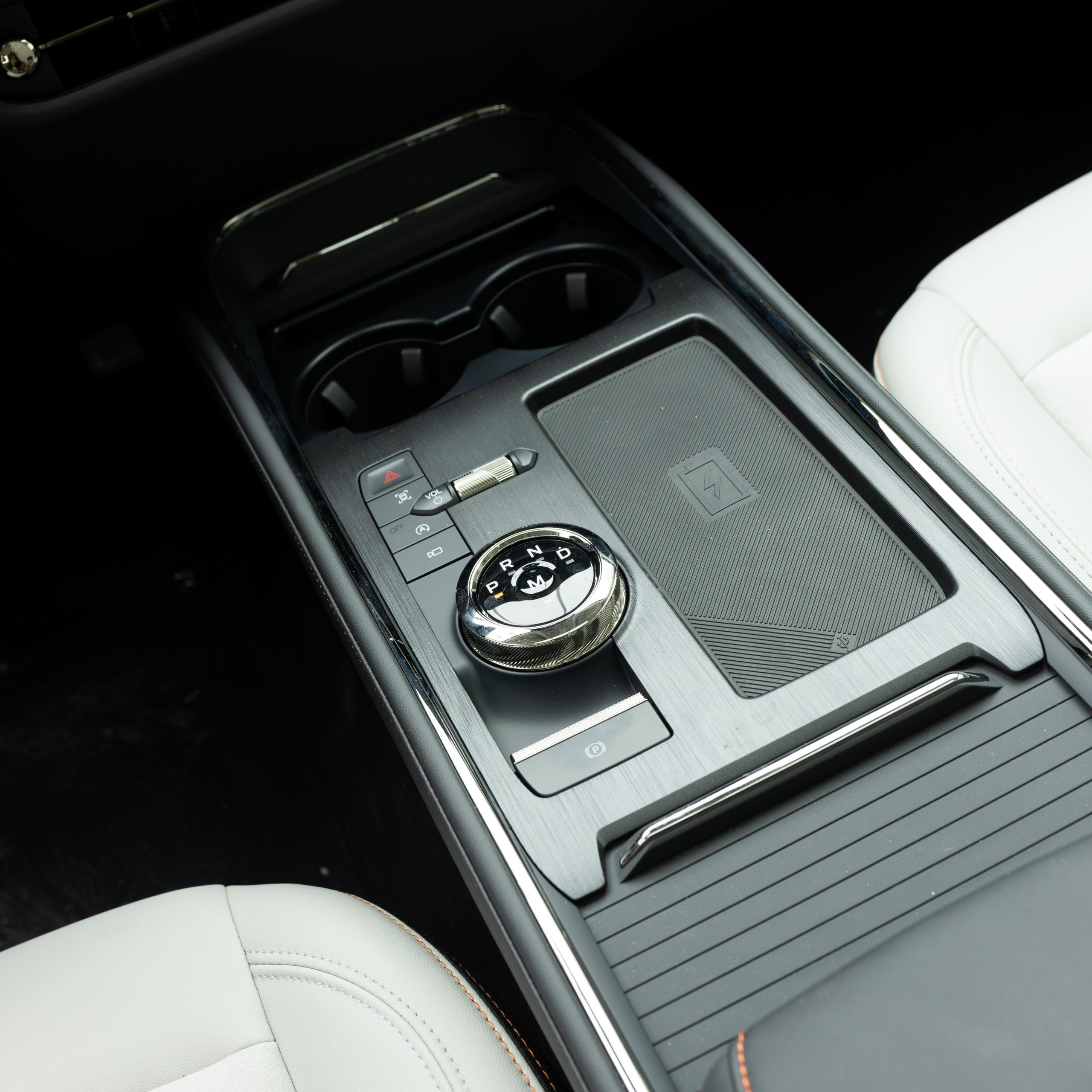 فورد – تورس تيتانيوم – 2000 سي سي 2026