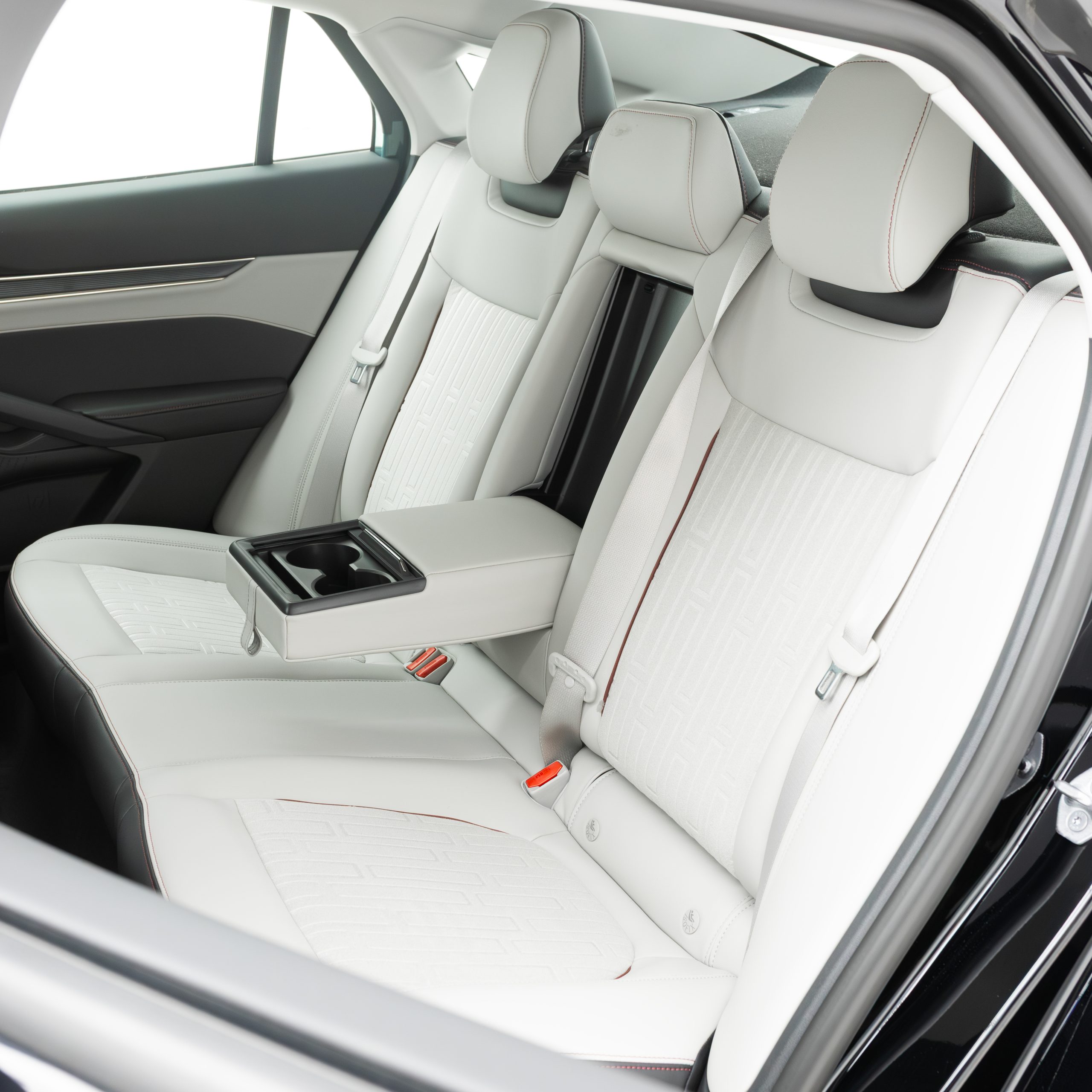 فورد – تورس ترند – 2000 سي سي-2026