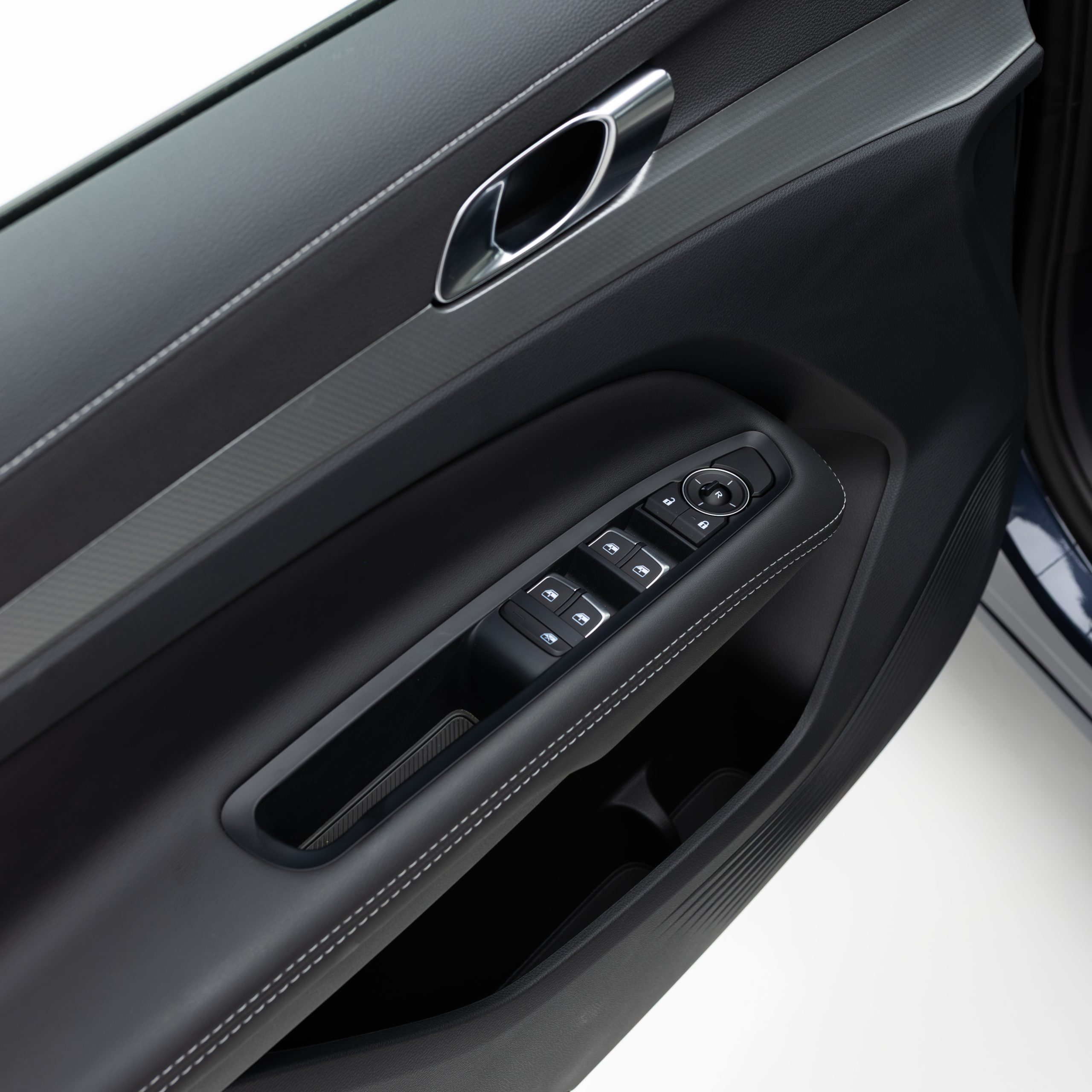 فورد – تريتوري امبيانتي – 1800 سي سي