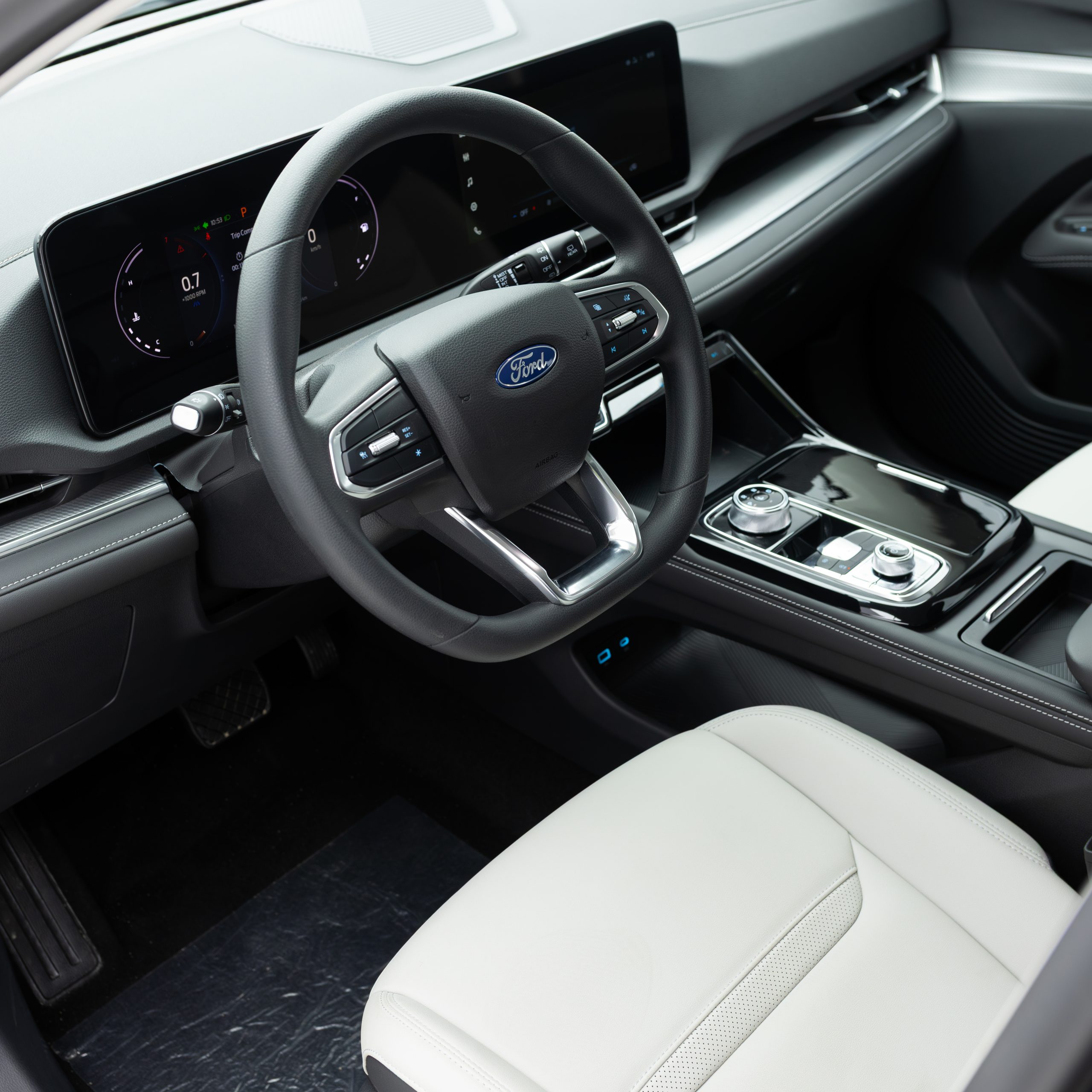 فورد – تريتوري امبيانتي – 1800 سي سي