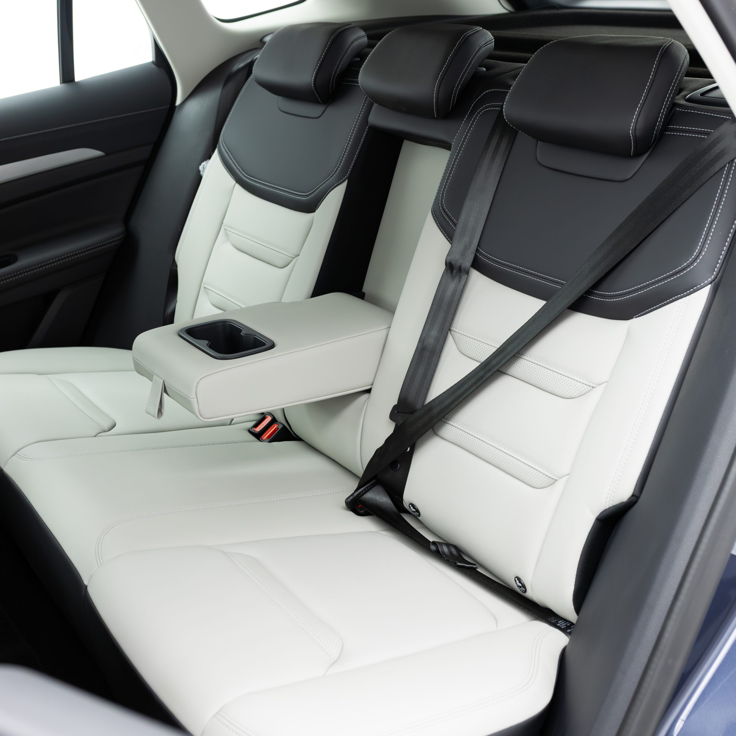 فورد – تريتوري امبيانتي – 1800 سي سي