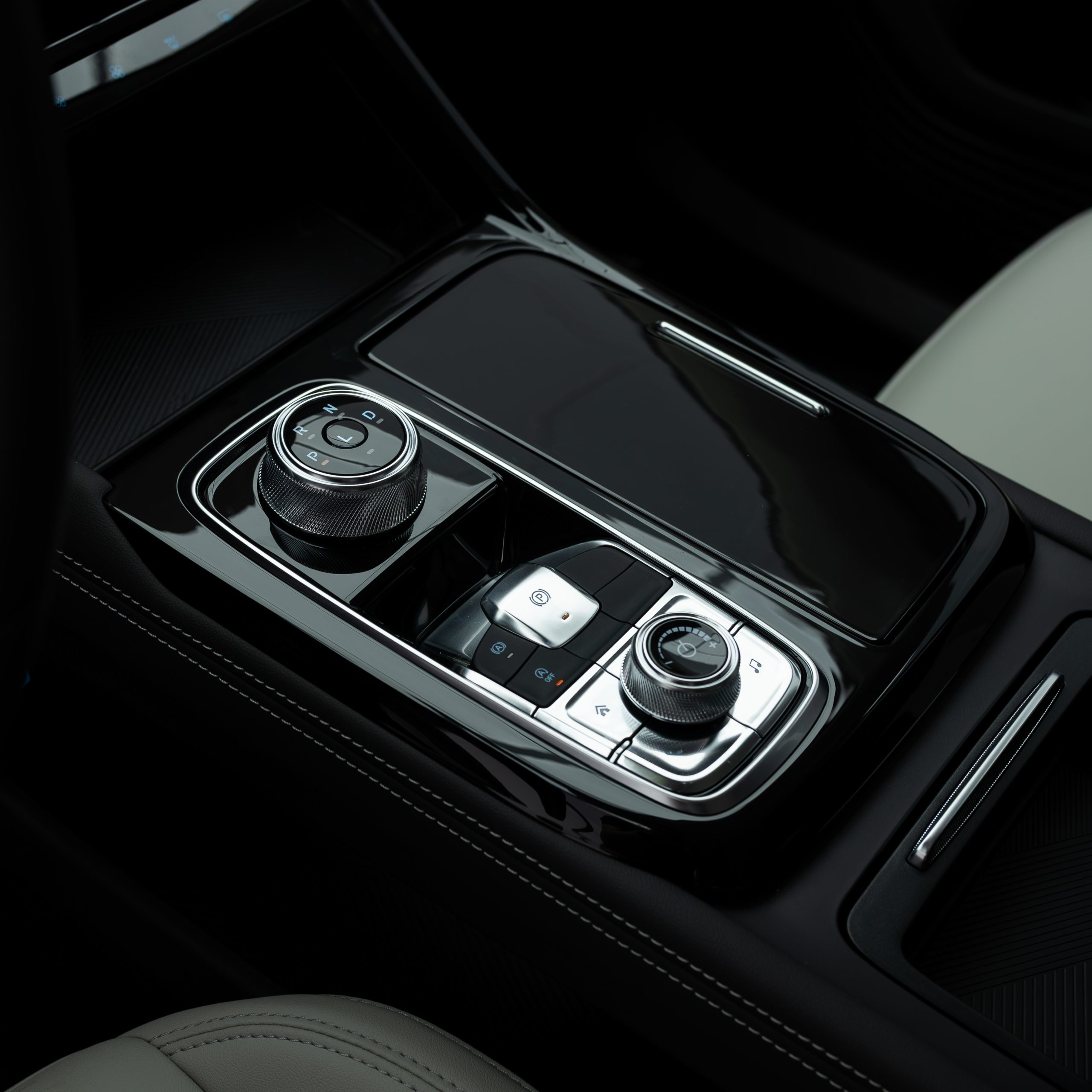 فورد – تريتوري امبيانتي – 1800 سي سي