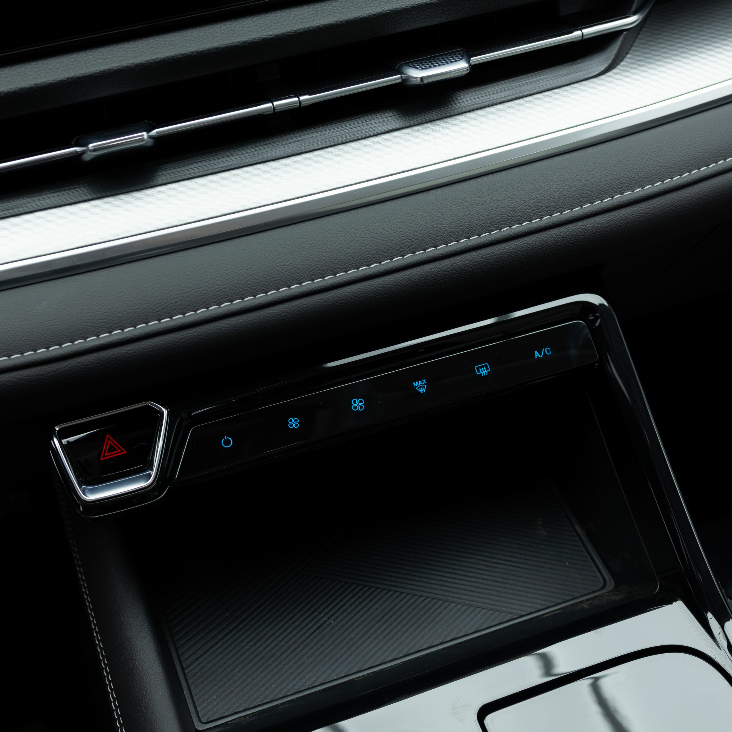 فورد – تريتوري امبيانتي – 1800 سي سي