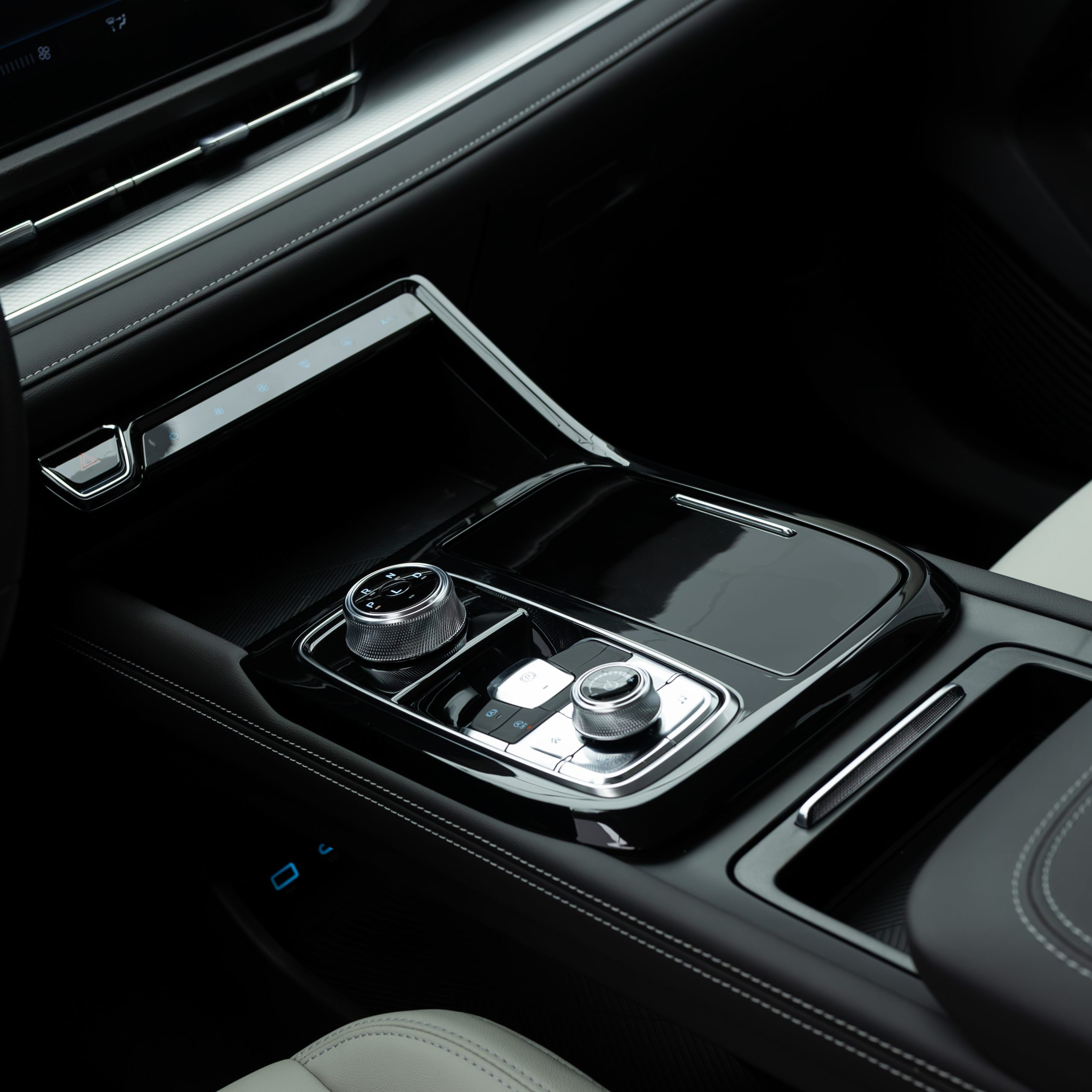 فورد – تريتوري امبيانتي – 1800 سي سي