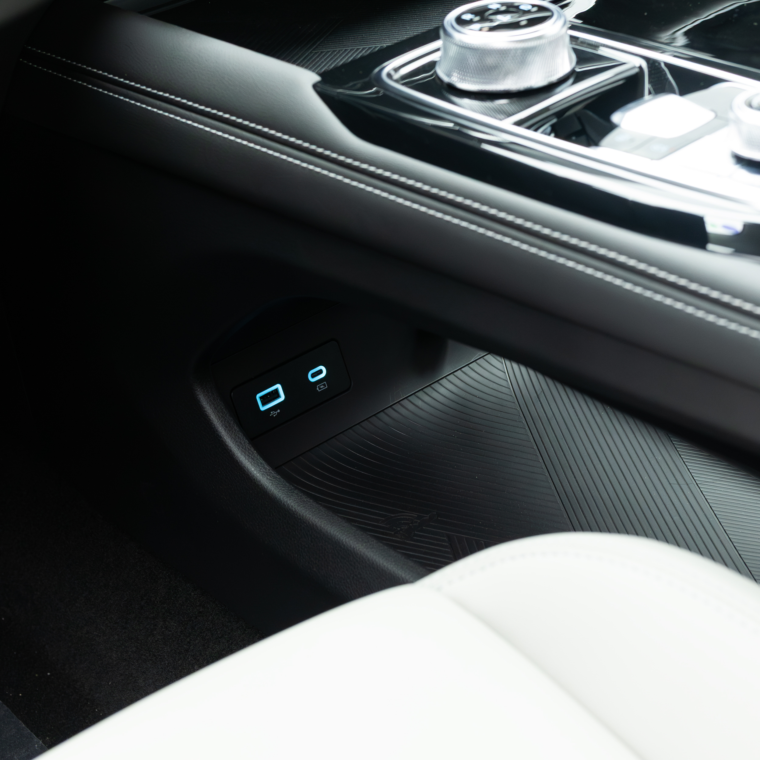 فورد – تريتوري امبيانتي – 1800 سي سي