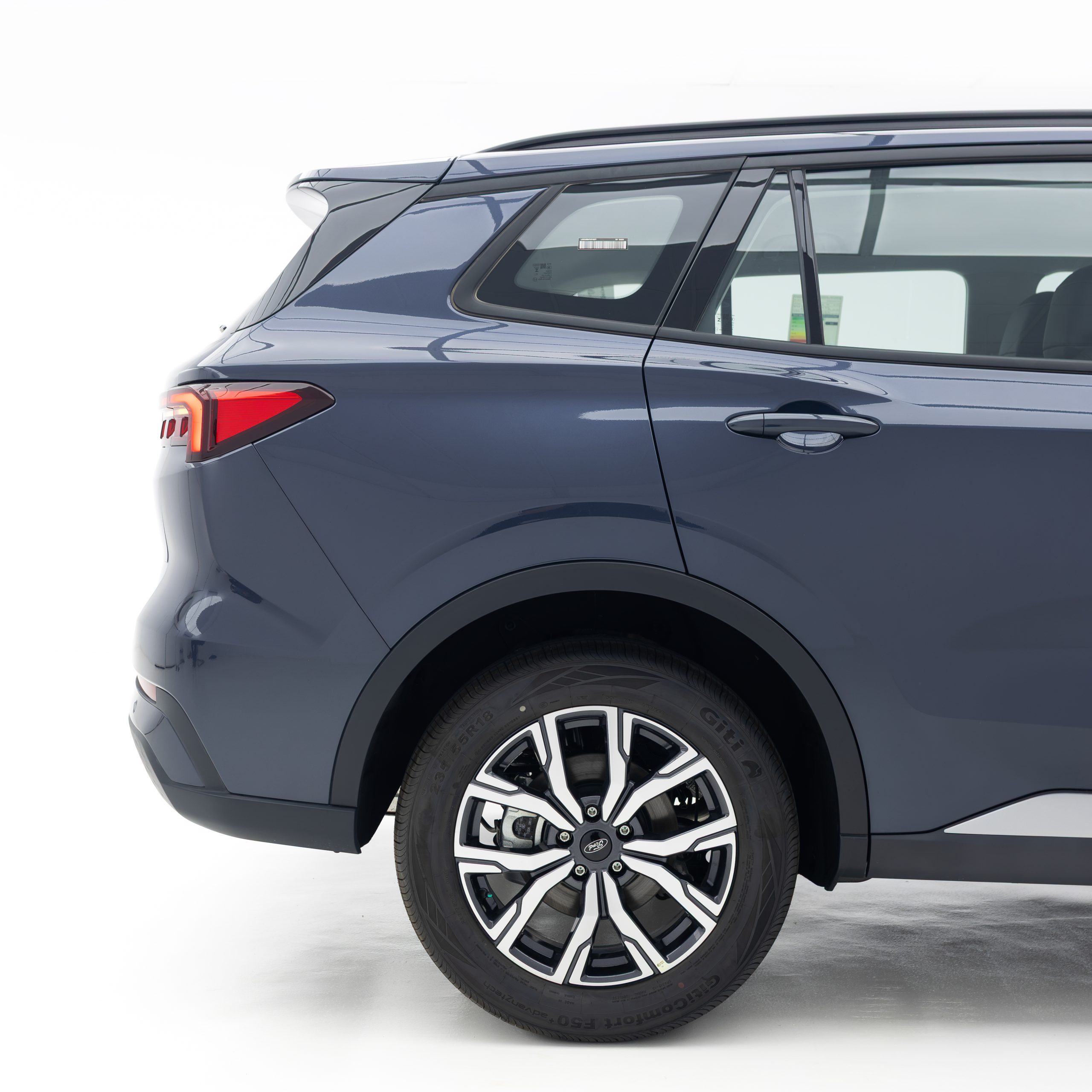 فورد – تريتوري امبيانتي – 1800 سي سي