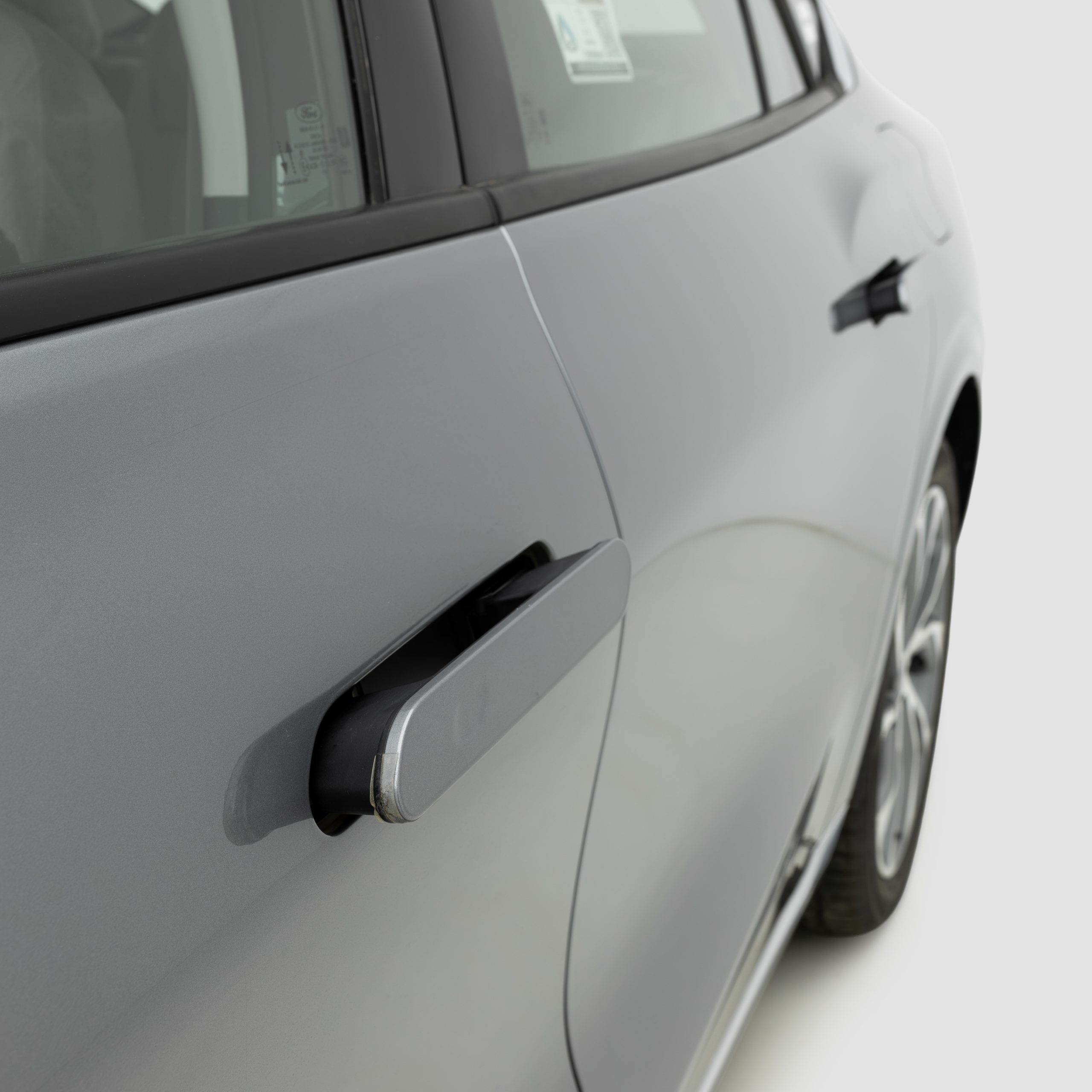 فورد – تورس تيتانيوم – 2000 سي سي 2026