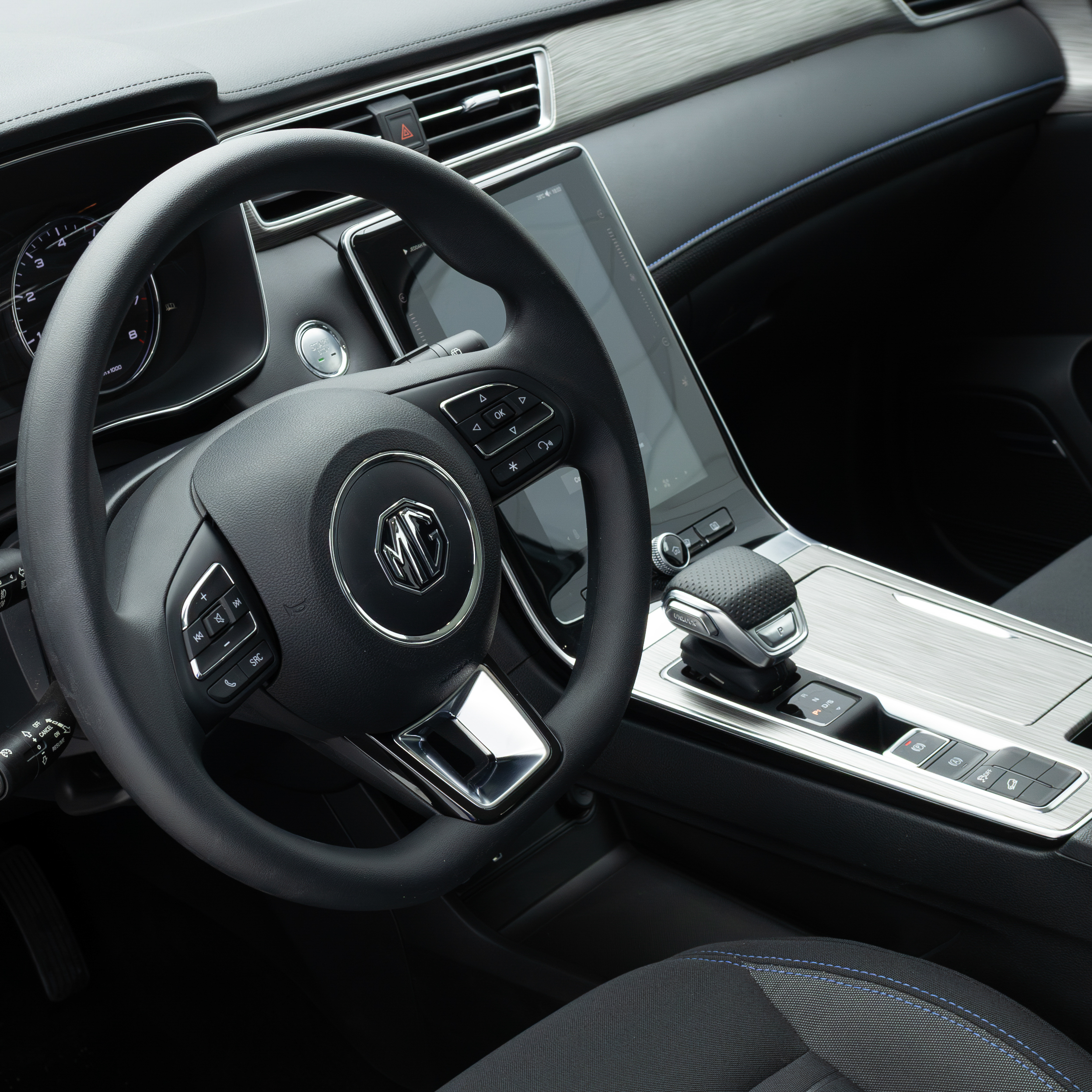 ام جي – ار اكس 5 MG RX5 1.5T DCT STD 2WD