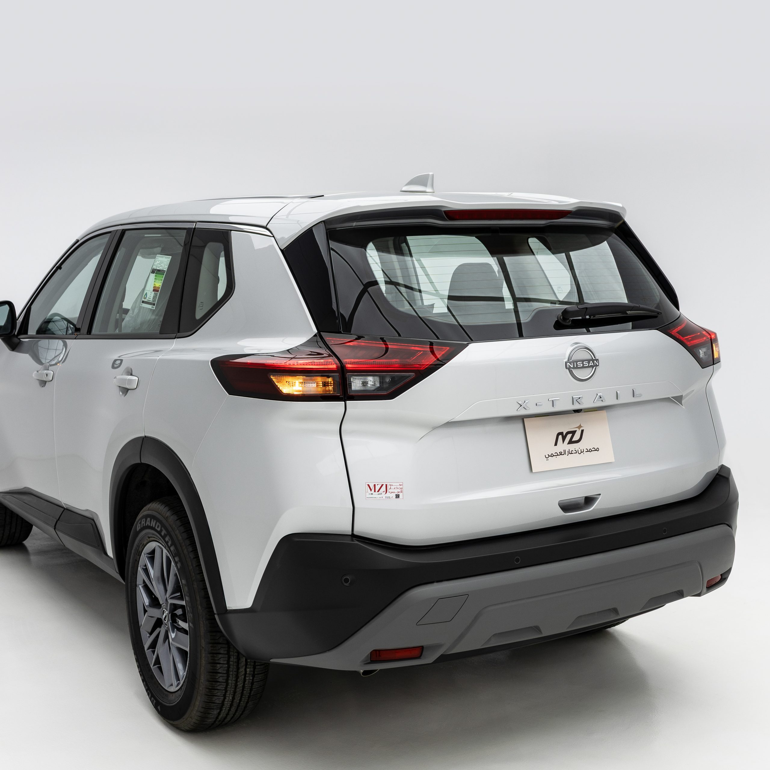 نيسان – اكس تريل بدون دبل , 7 راكب – 2500 سي سي-2025