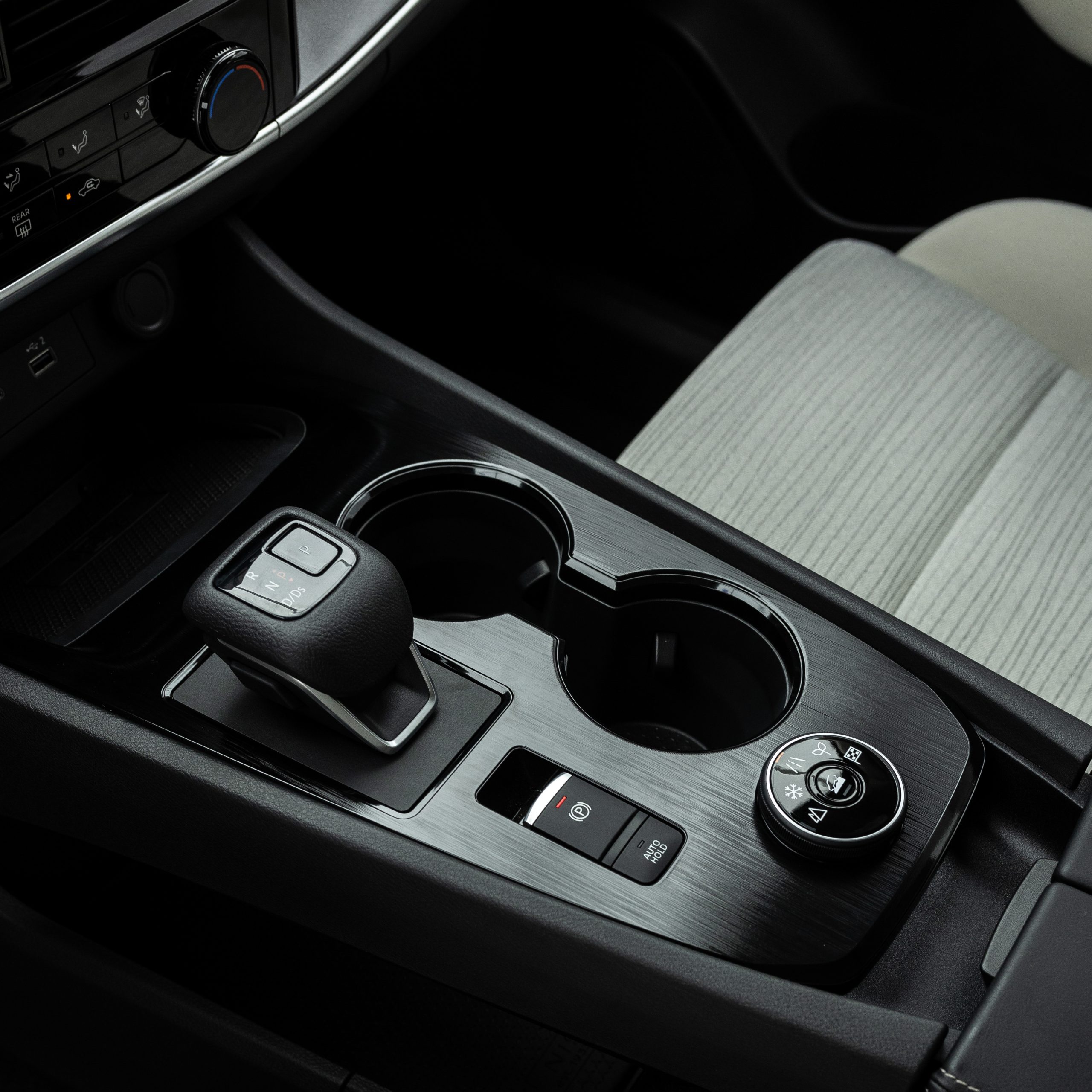 نيسان – اكس تريل دبل , 5 راكب – 2500 سي سي-2025