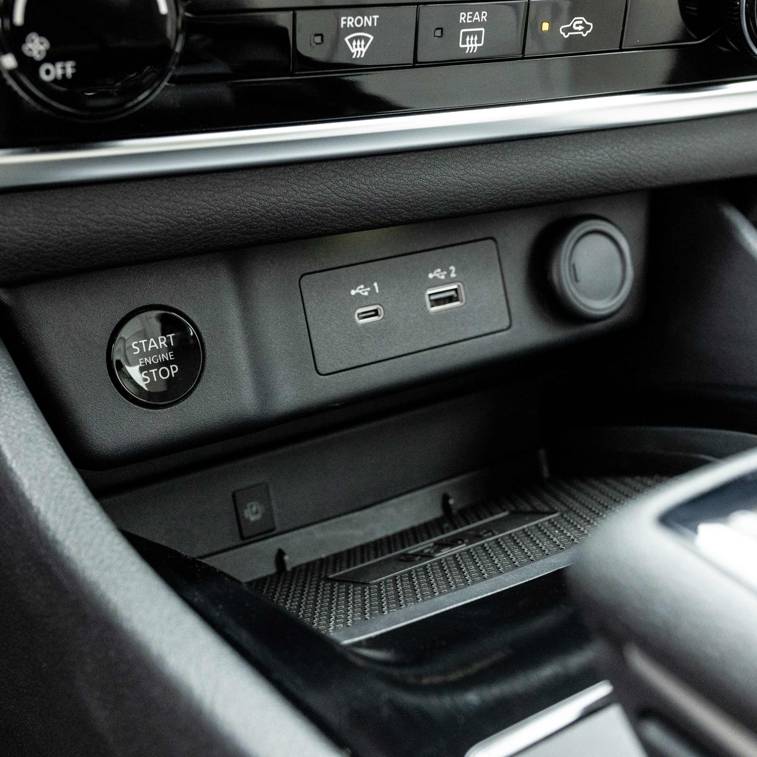 نيسان – اكس تريل دبل , 5 راكب – 2500 سي سي-2025