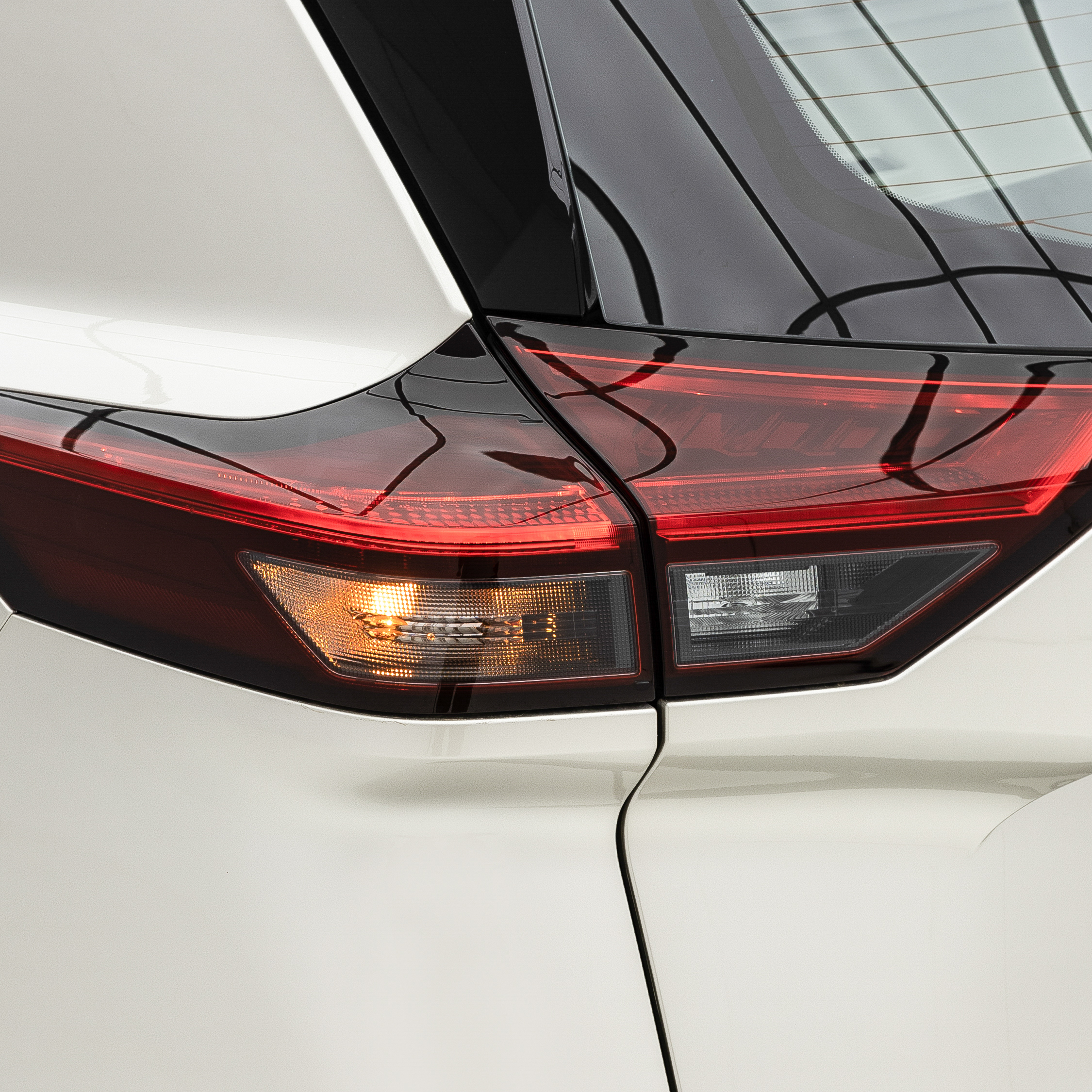 نيسان – اكس تريل دبل , 5 راكب – 2500 سي سي-2025