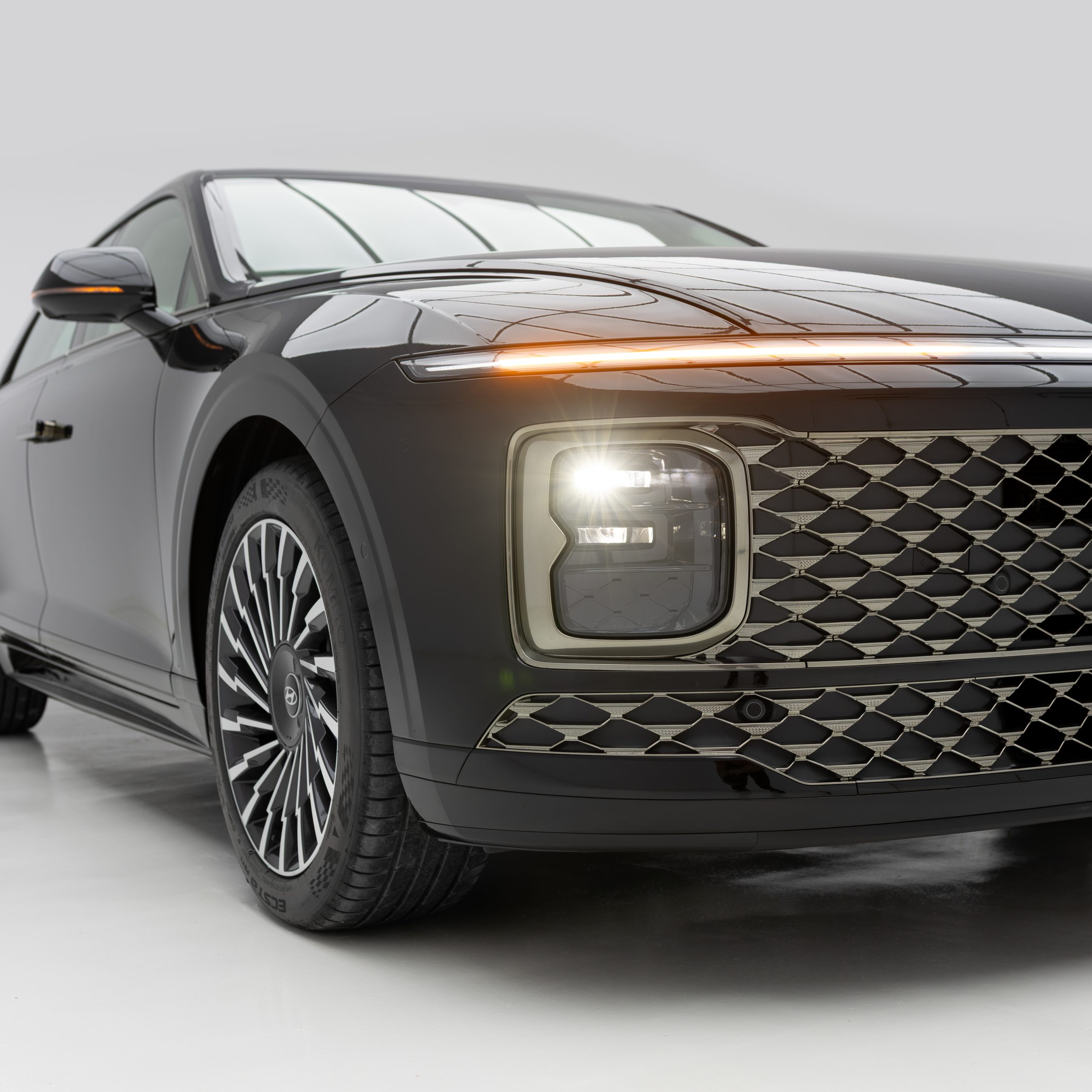 هيونداي – ازيرا كاليجرافي – 3500 سي سي – Calligraphy