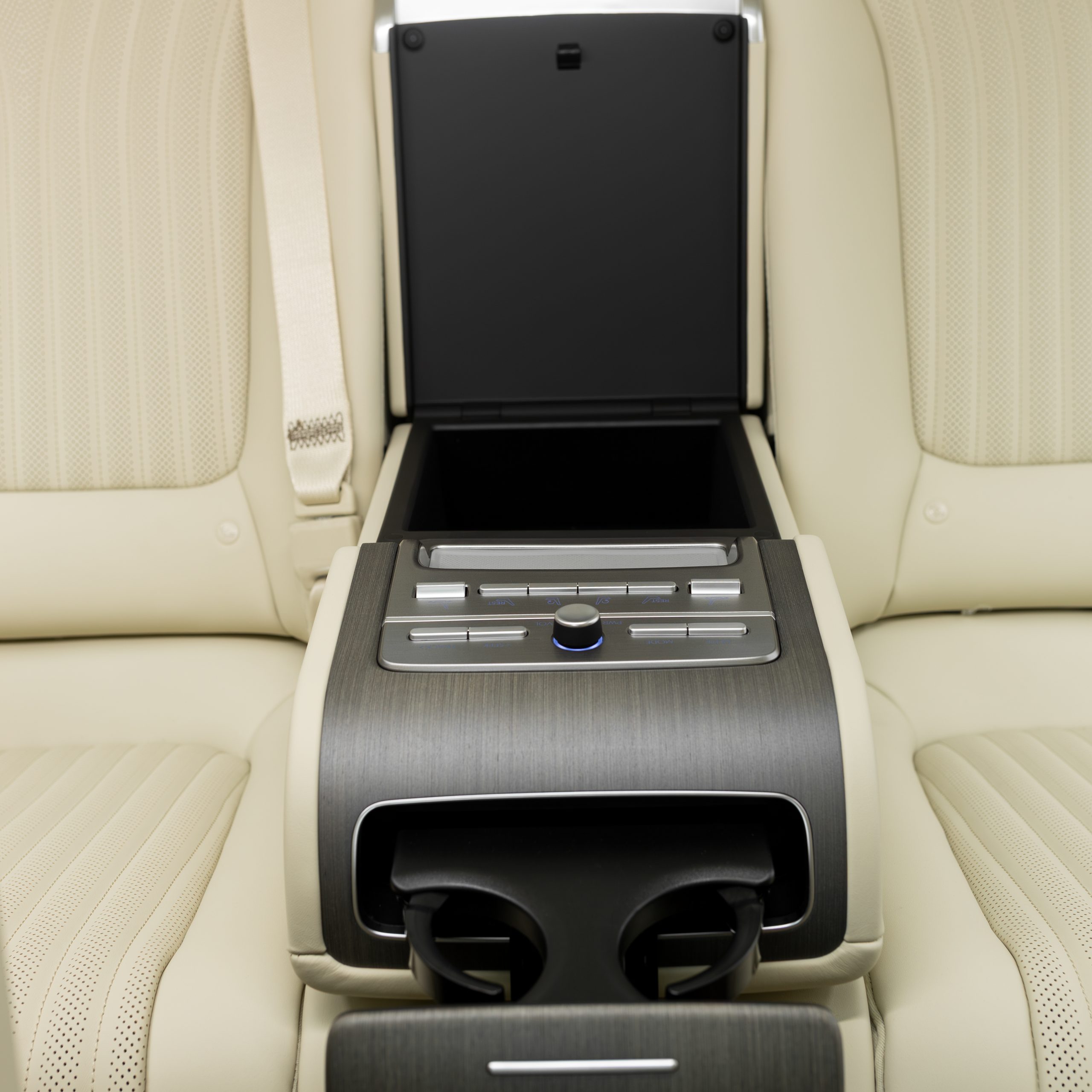 هيونداي – ازيرا كاليجرافي – 3500 سي سي – Calligraphy