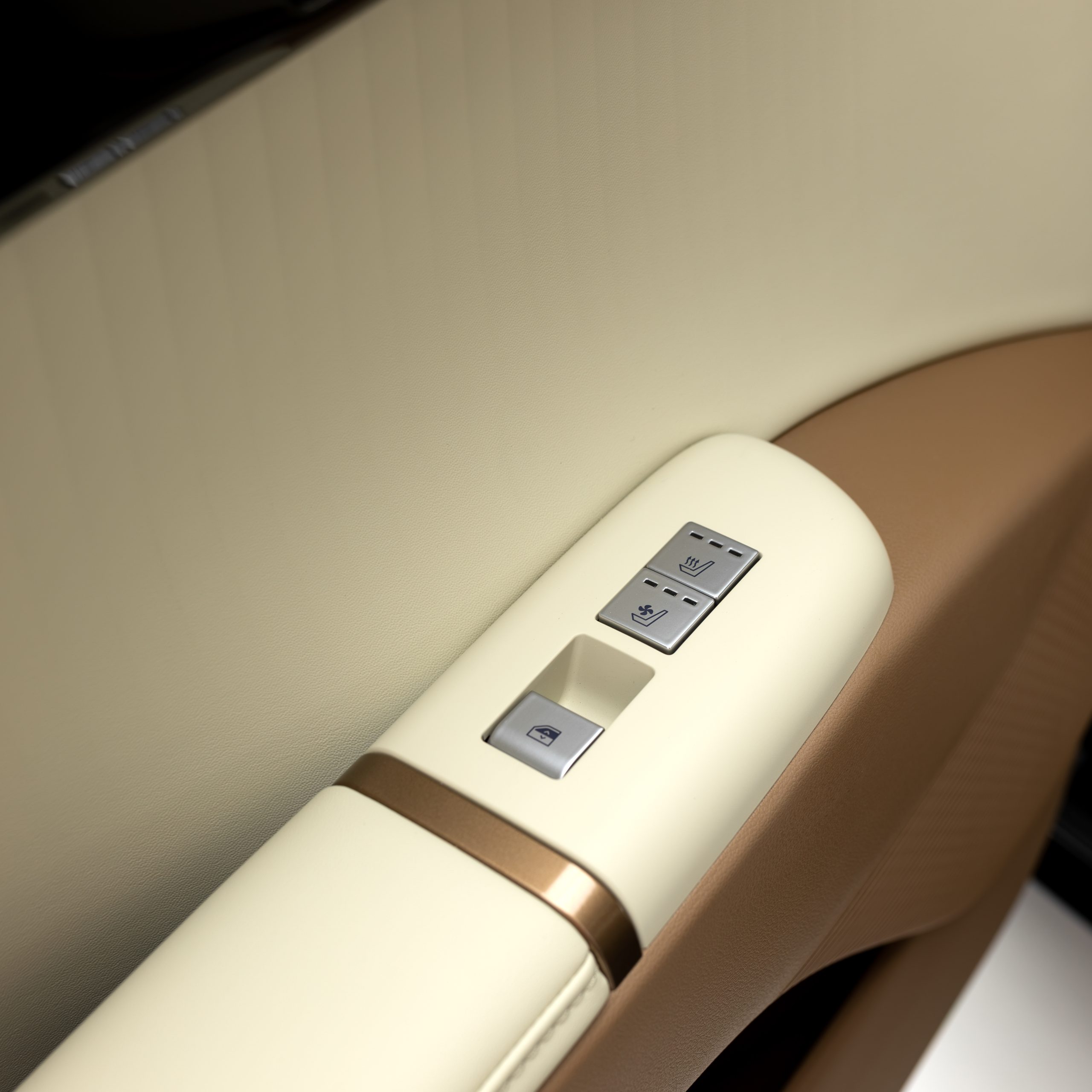 هيونداي – ازيرا كاليجرافي – 3500 سي سي – Calligraphy