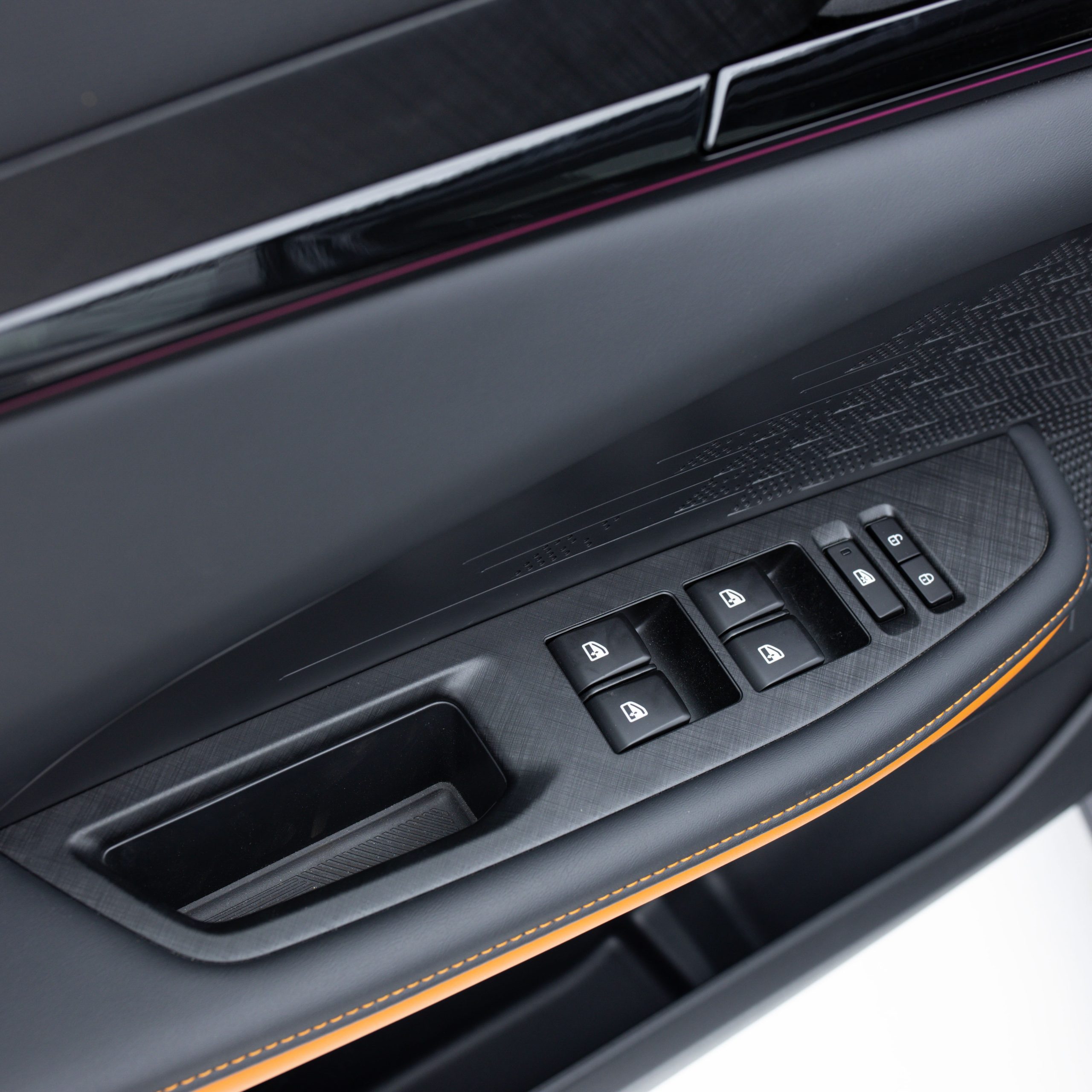 شانجان – يوني في UNI-V – sport –  سبورت – ماكينة 2000 سي سي تربو