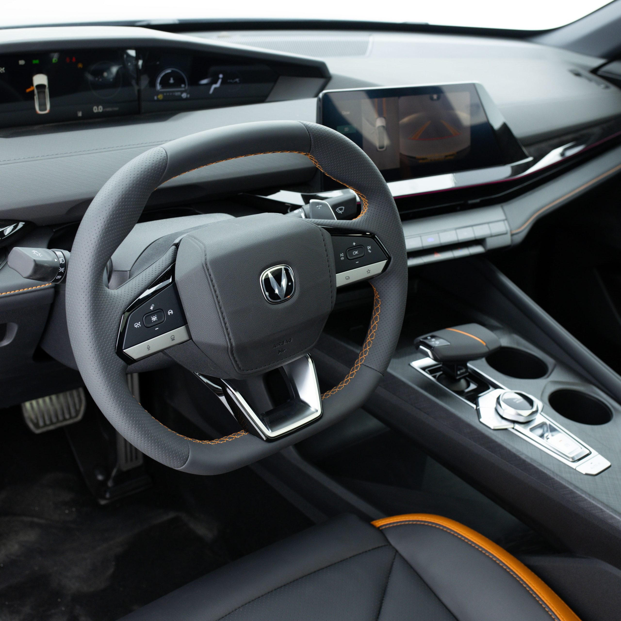 شانجان – يوني في UNI-V – sport –  سبورت – ماكينة 2000 سي سي تربو