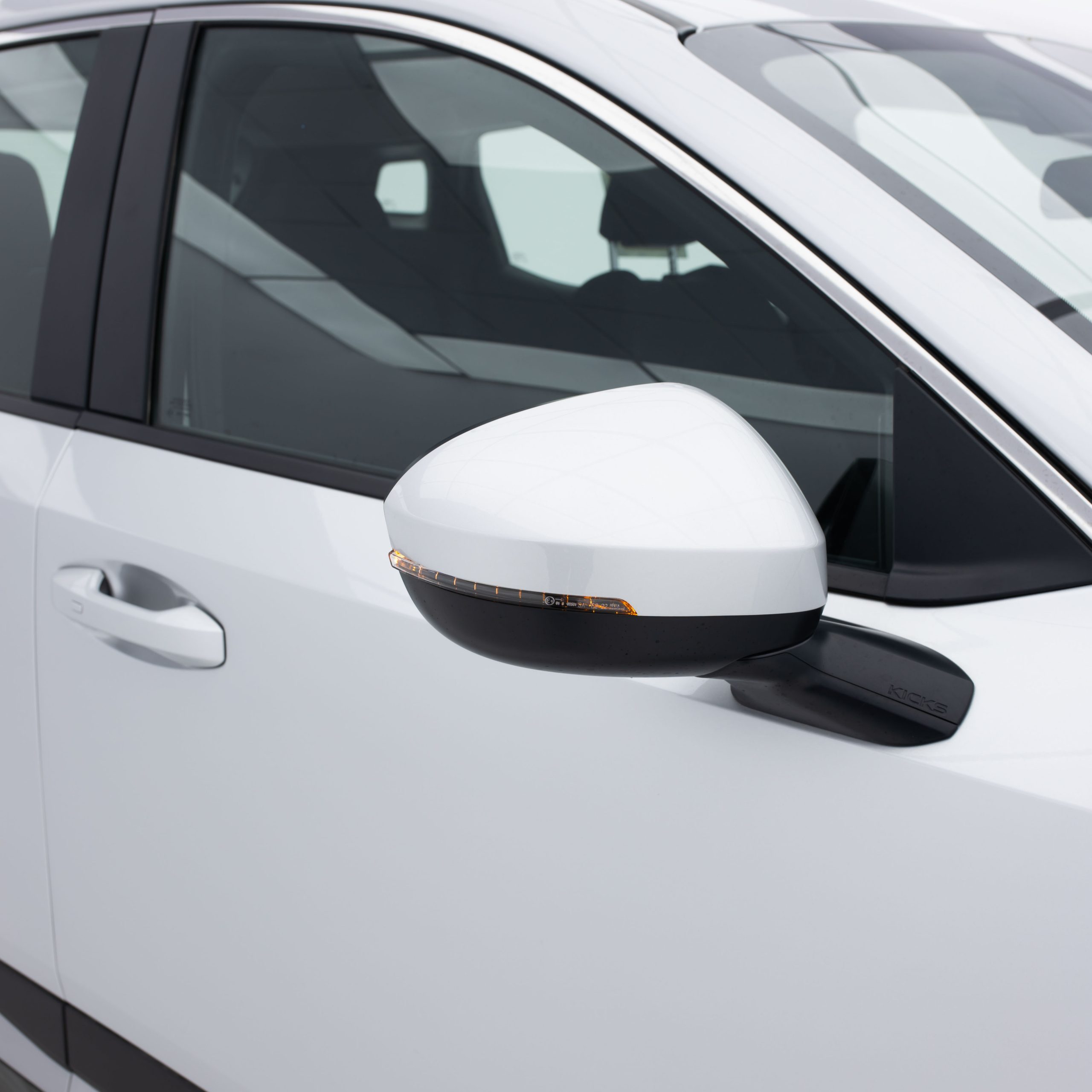 نيسان – كيكس استاندر – 2000 سي سي