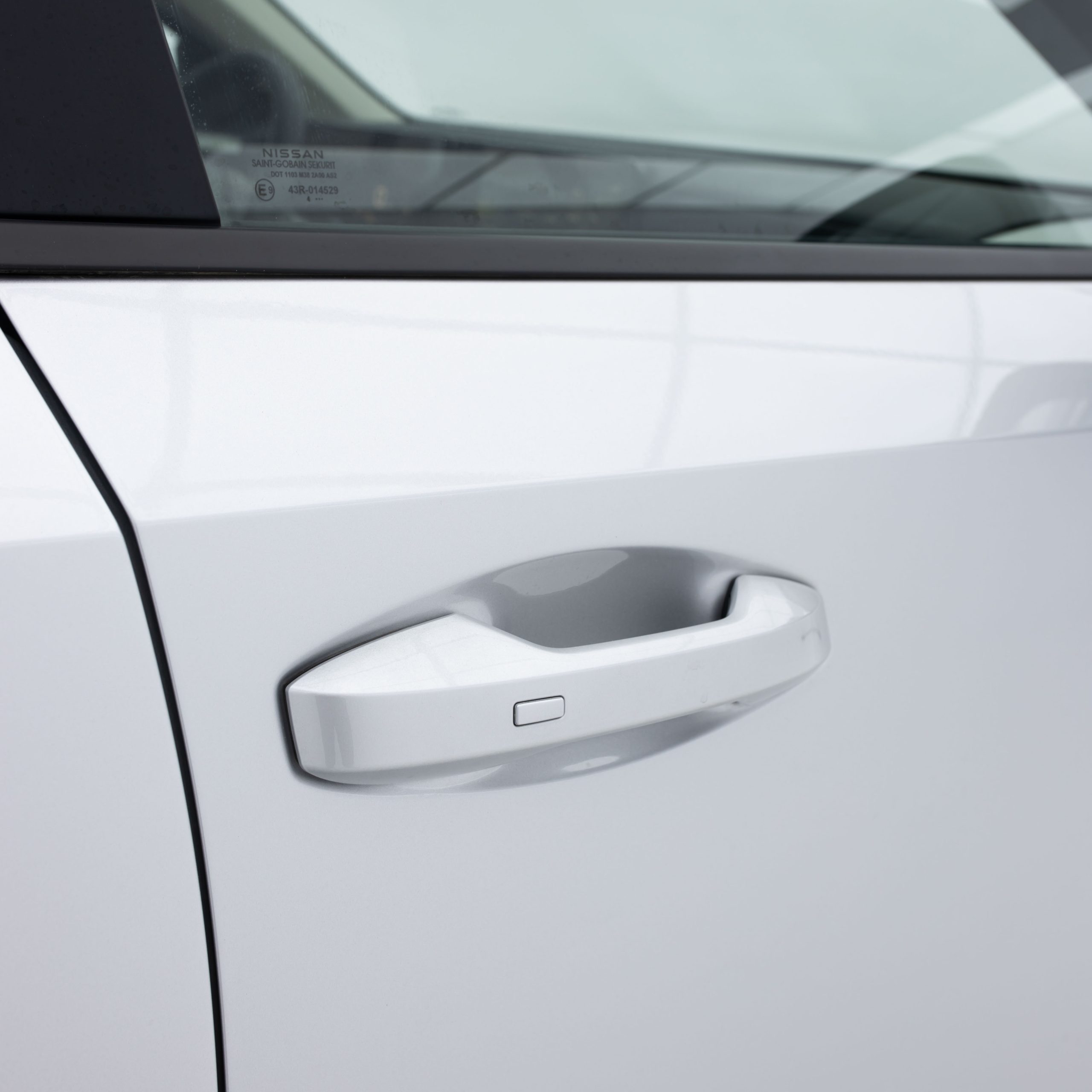 نيسان – كيكس استاندر – 2000 سي سي