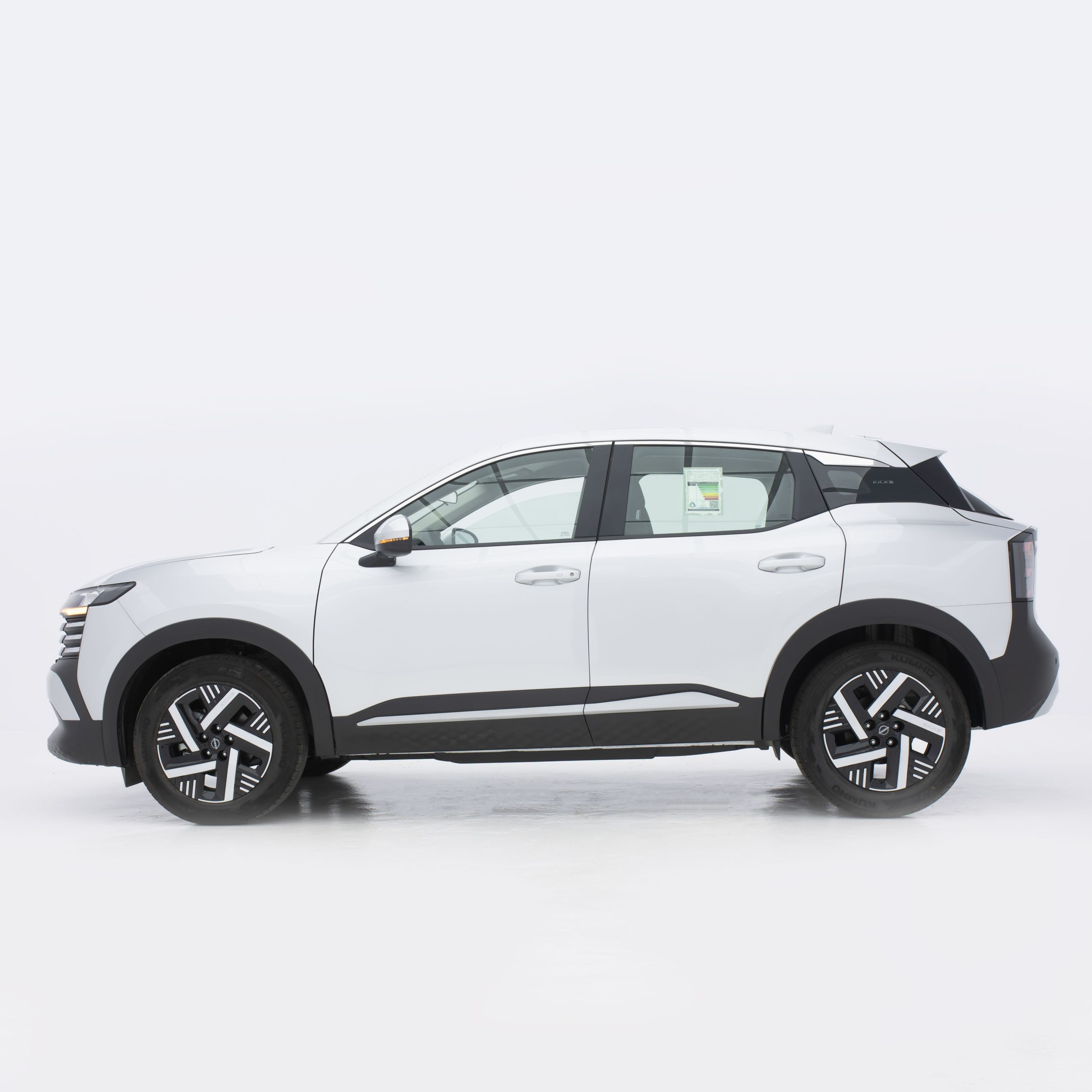 نيسان – كيكس استاندر – 2000 سي سي