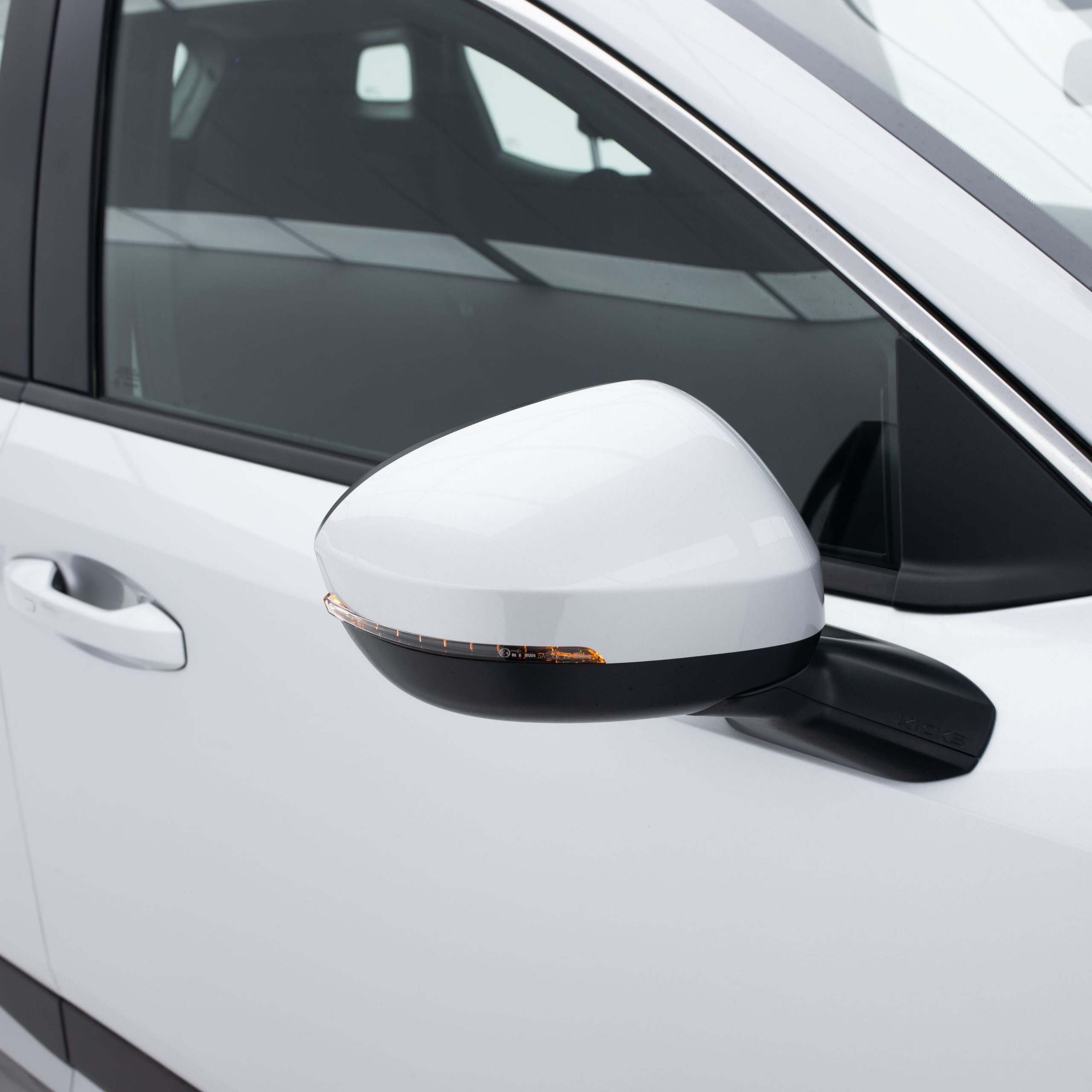 نيسان – كيكس استاندر – 2000 سي سي