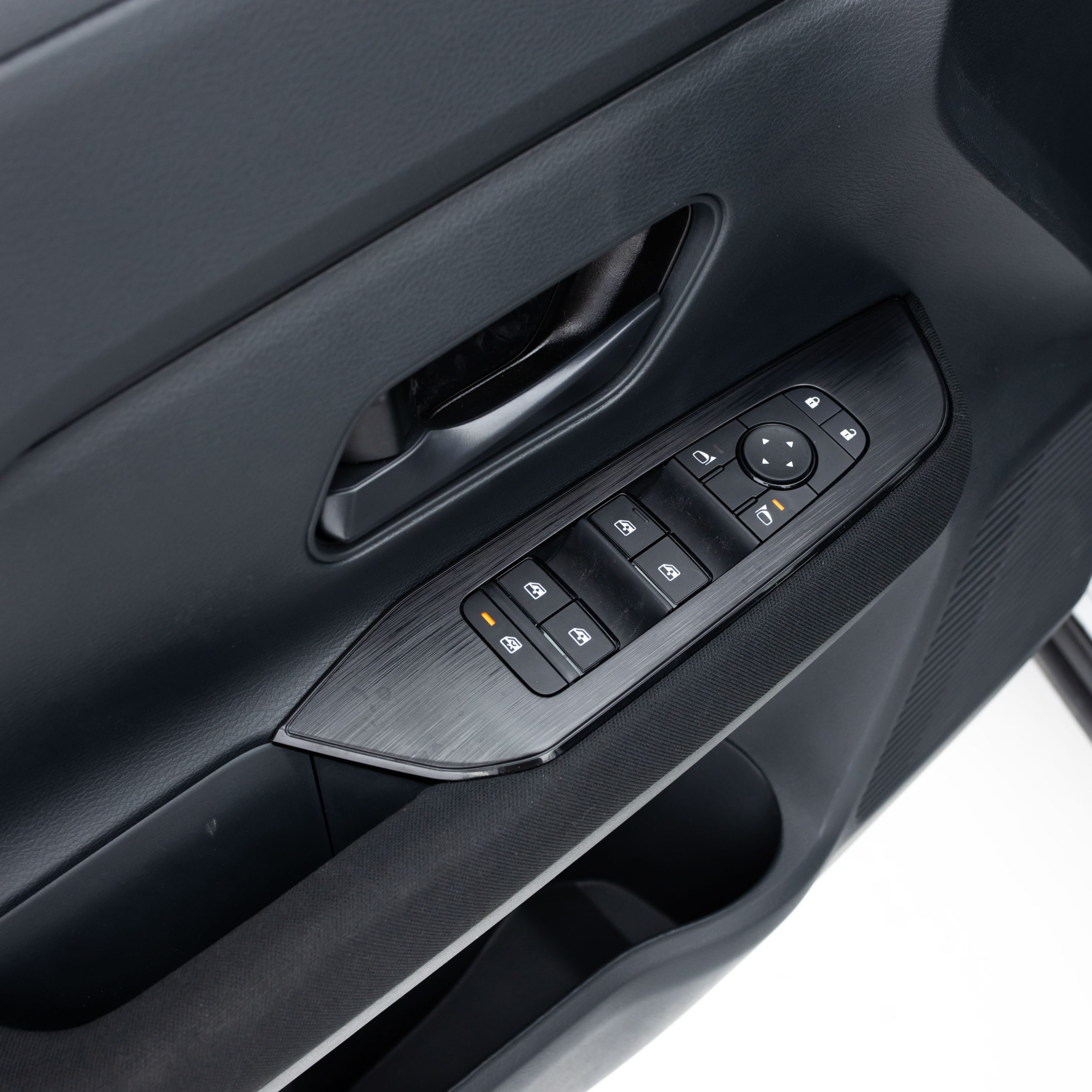 نيسان – كيكس استاندر – 2000 سي سي