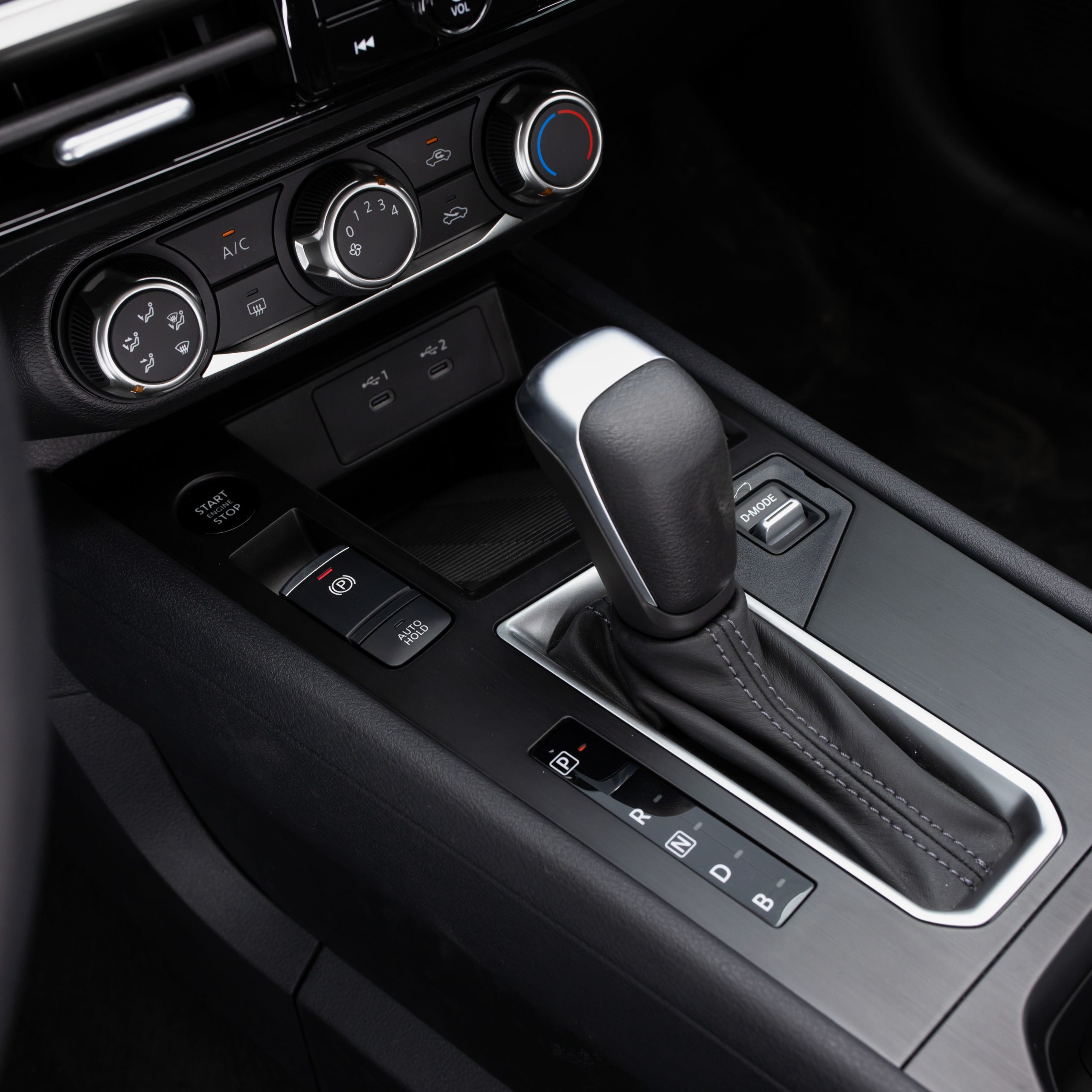 نيسان – كيكس استاندر – 2000 سي سي