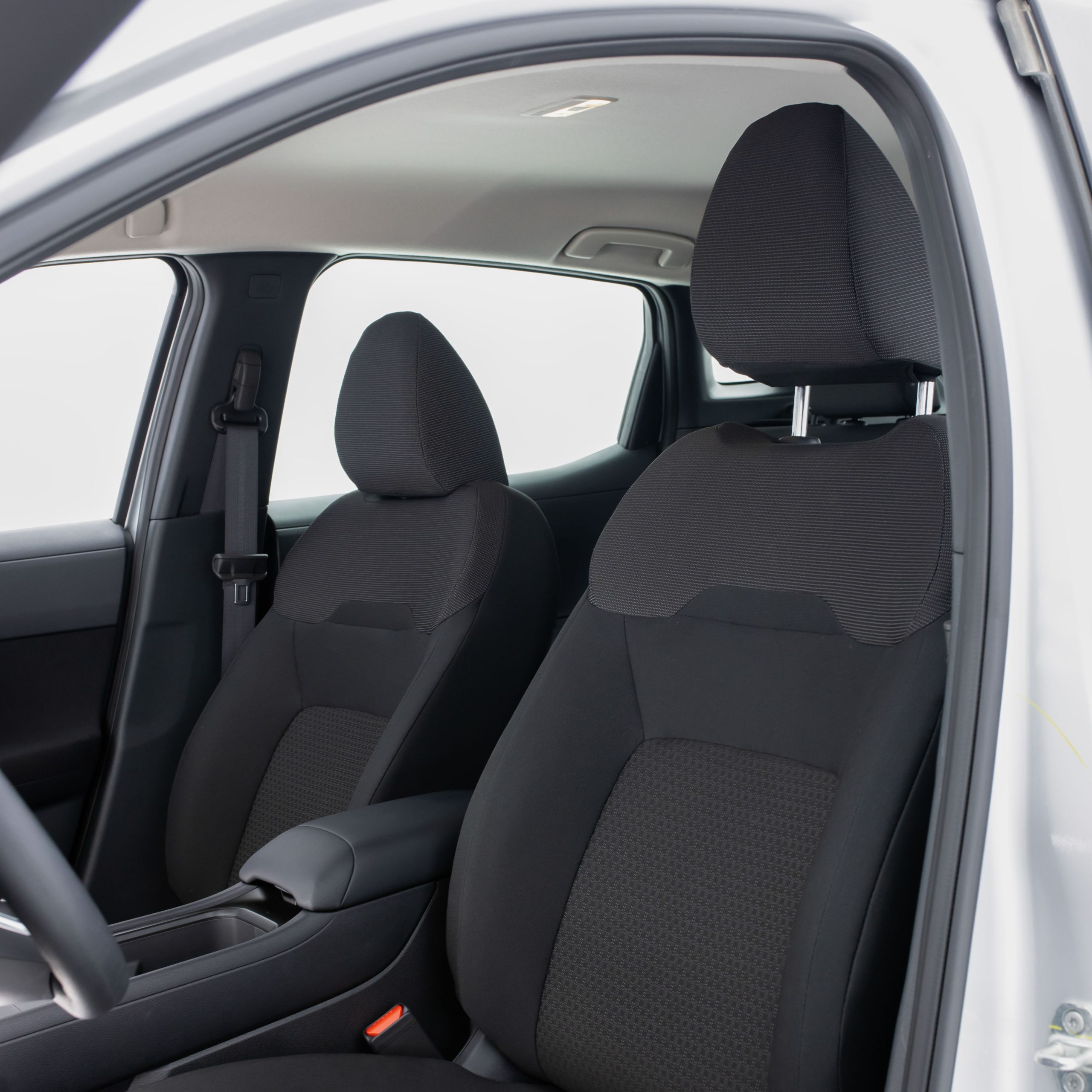 نيسان – كيكس استاندر – 2000 سي سي